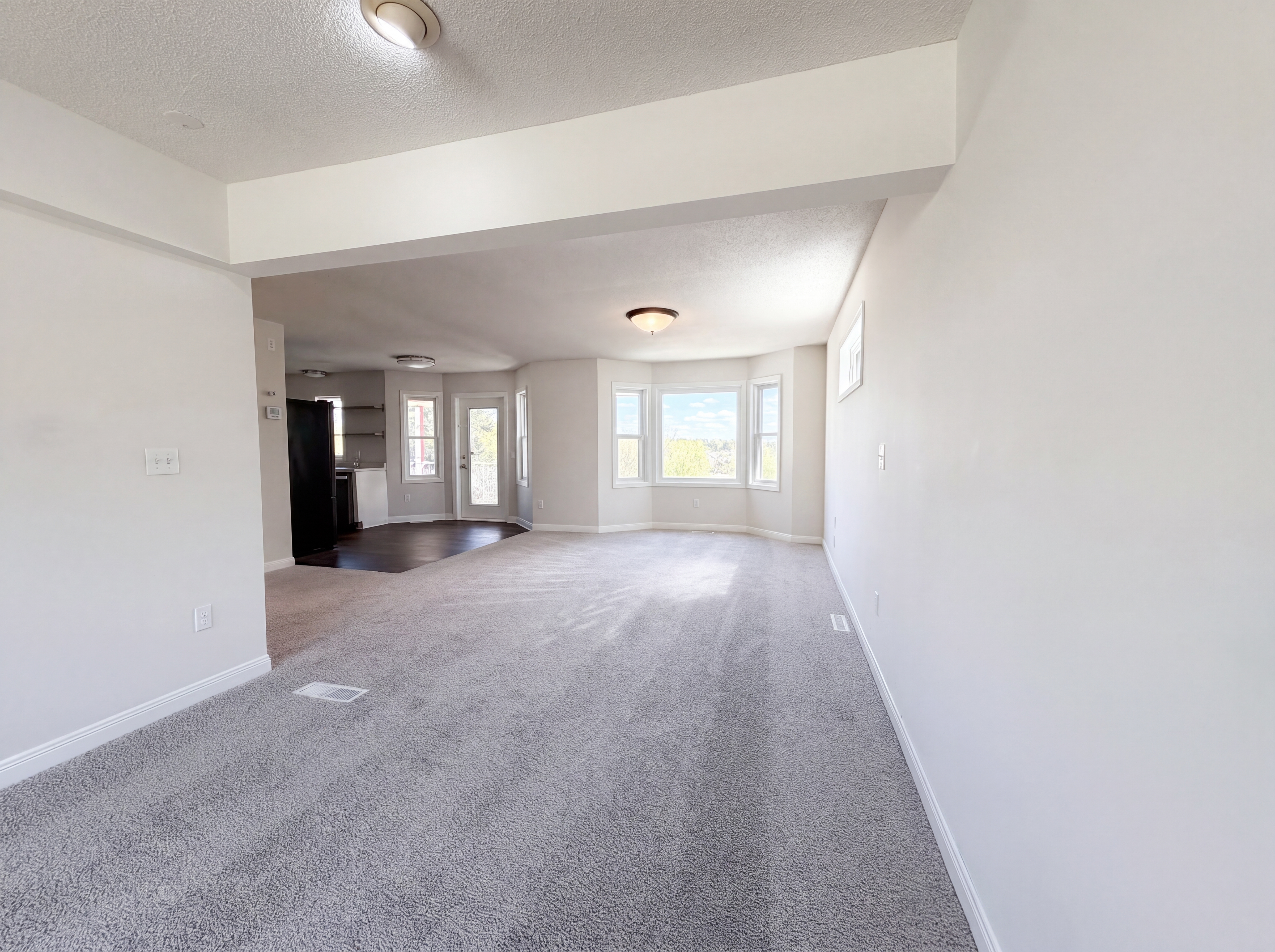 Photo 3 of 25 of 9429 Harkness Ave S, Cottage Grove, MN