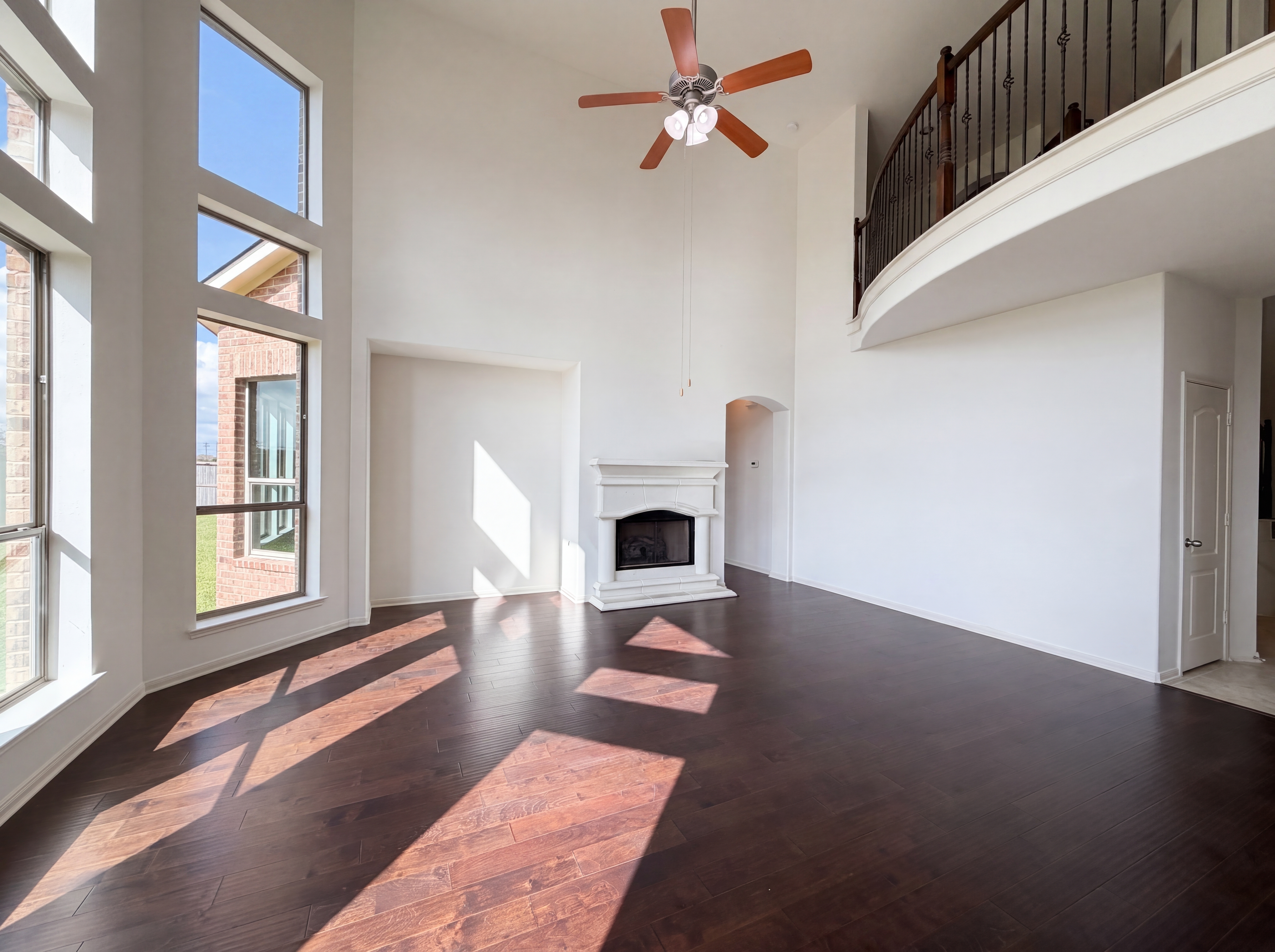 Photo 11 of 29 of 8611 Bright Angel Ln, Cypress, TX