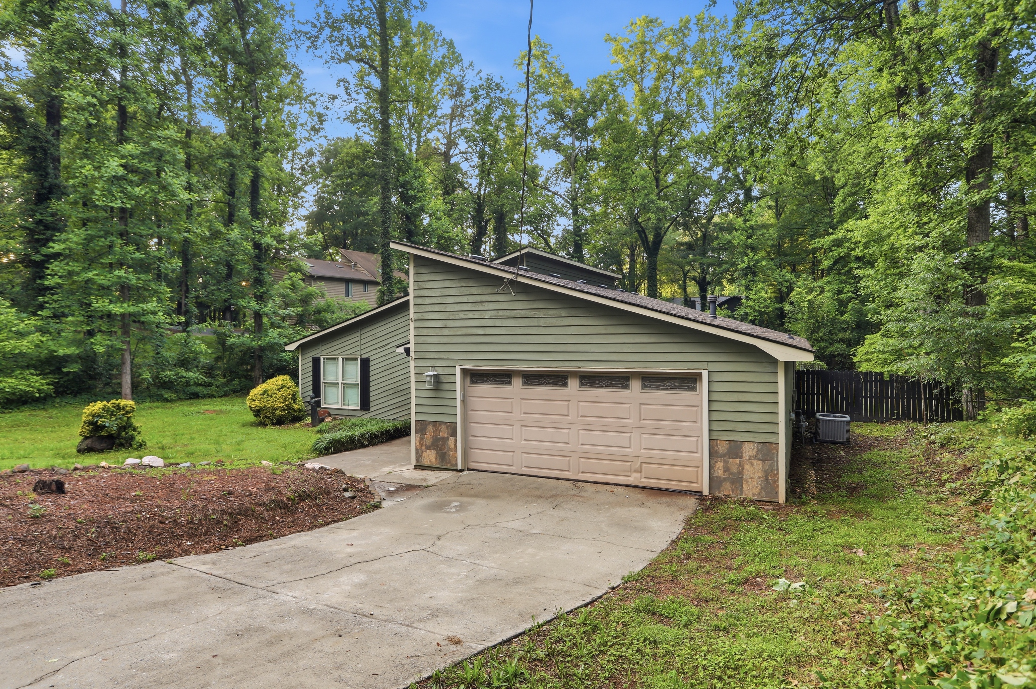 Photo 7 of 37 of 1485 Barrier Rd, Marietta, GA