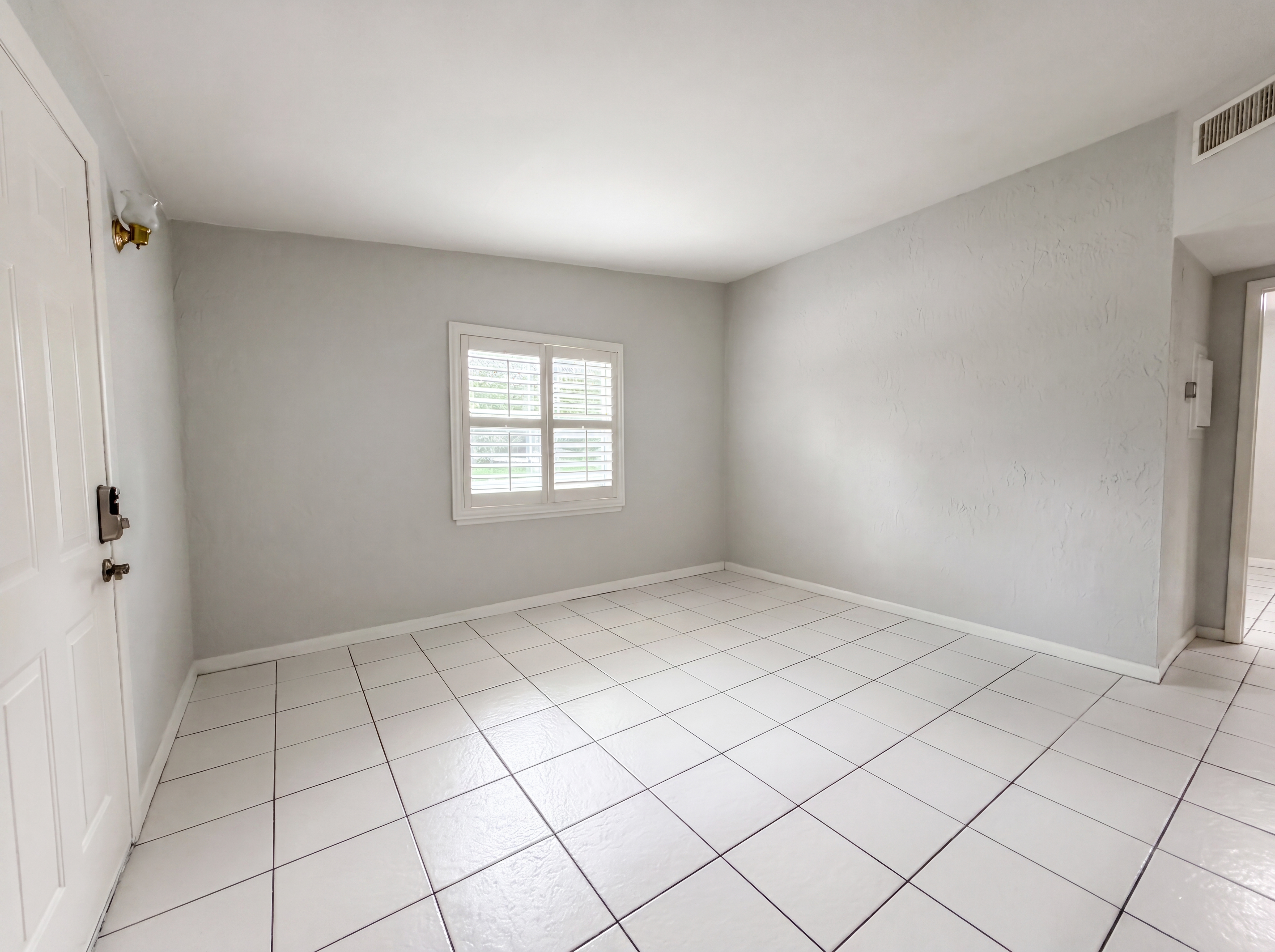 Photo 8 of 23 of 5655 Kimbrell Dr S, Jacksonville, FL