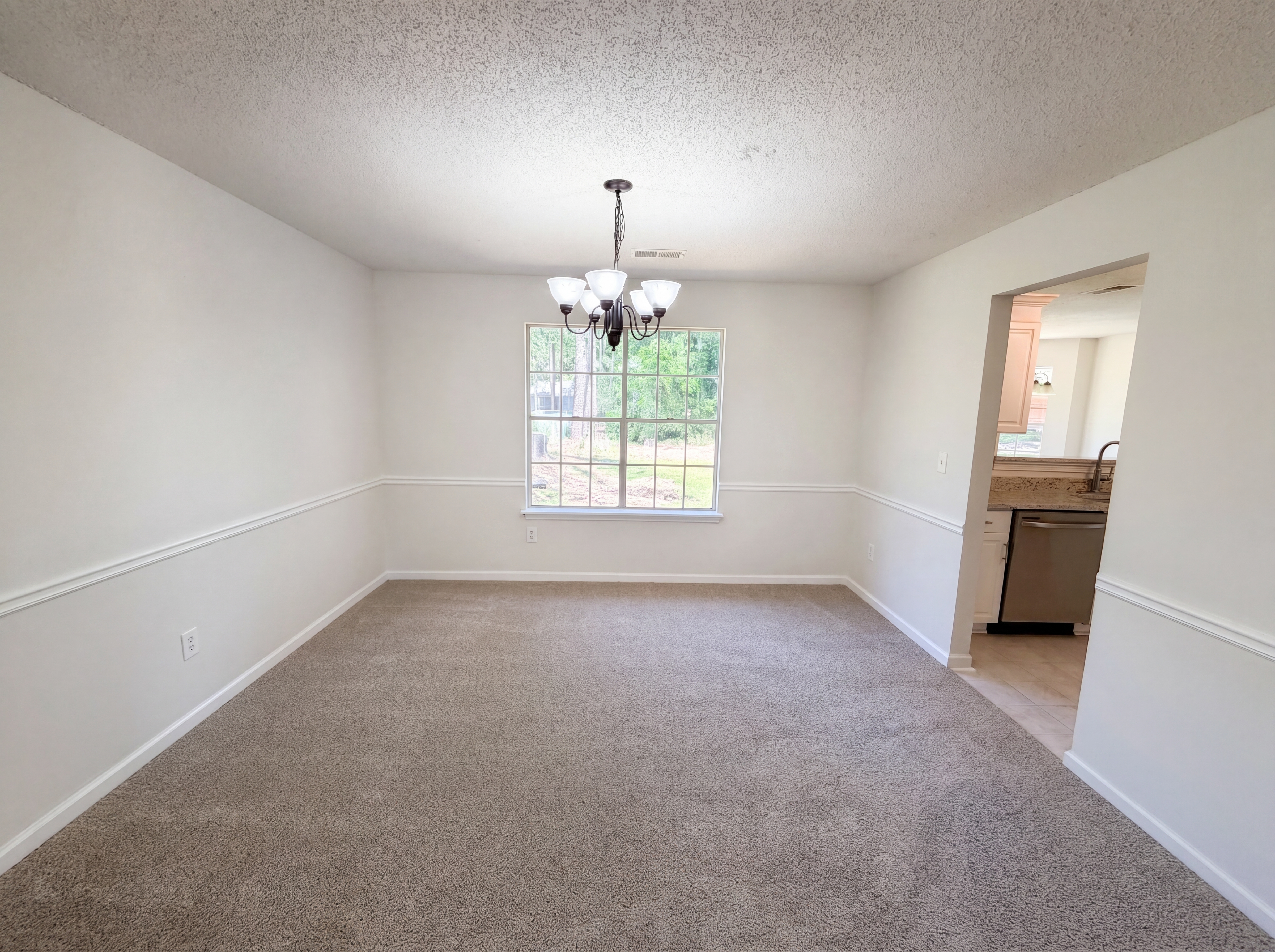 Photo 8 of 20 of 6296 Laurel Green Dr, Lithonia, GA