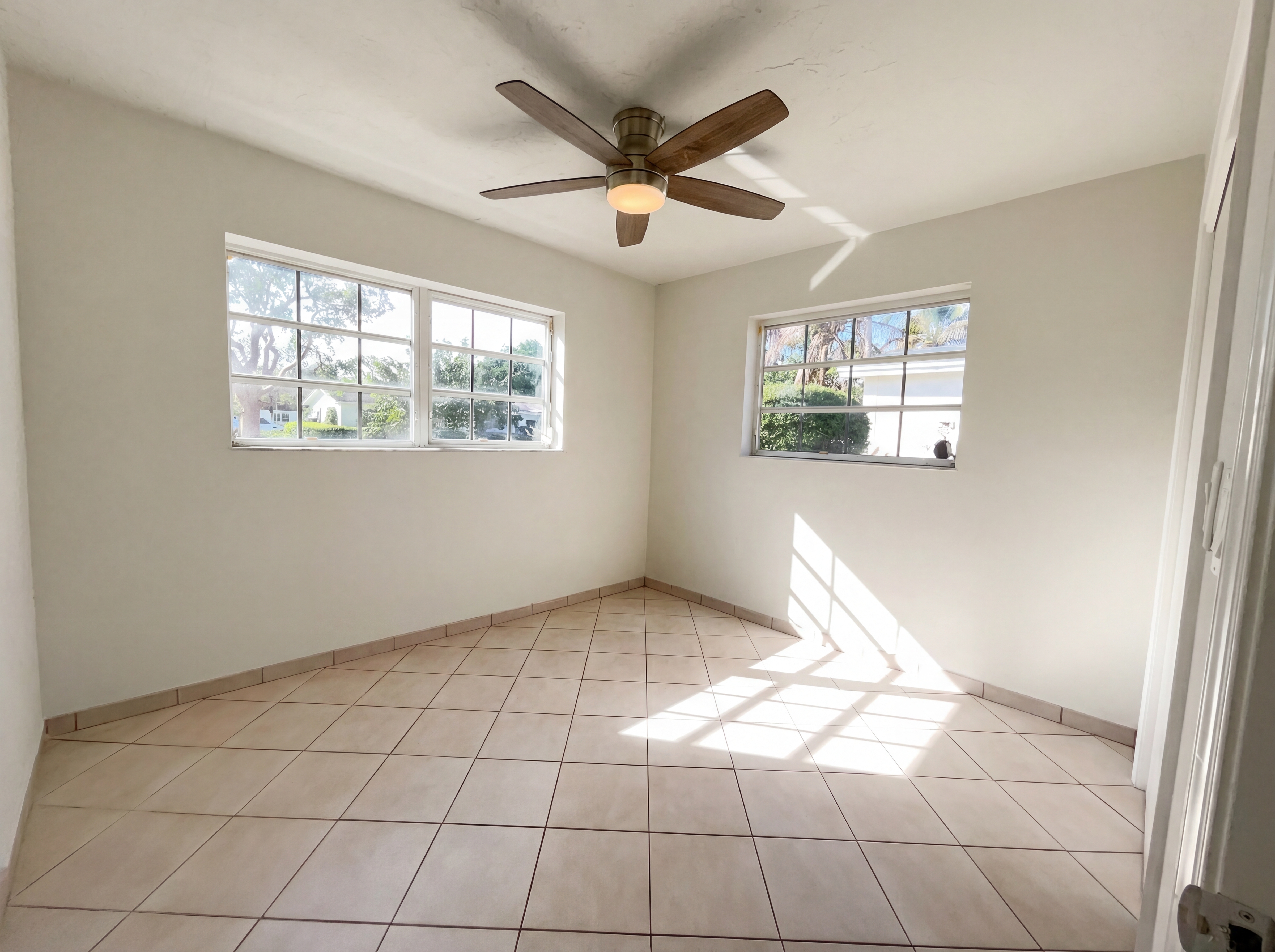 Photo 15 of 21 of 10001 SW 99th Ave, Miami, FL