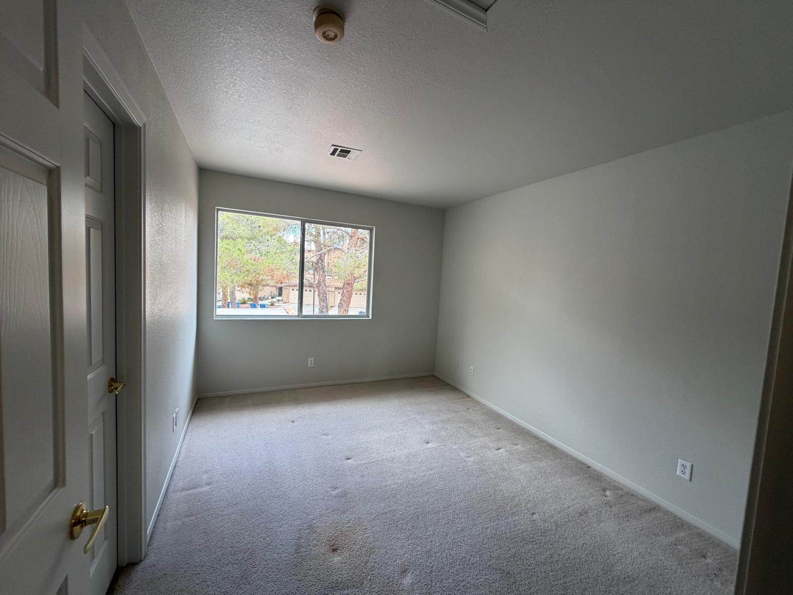 Photo 15 of 27 of 5404 La Patera Ln, Las Vegas, NV