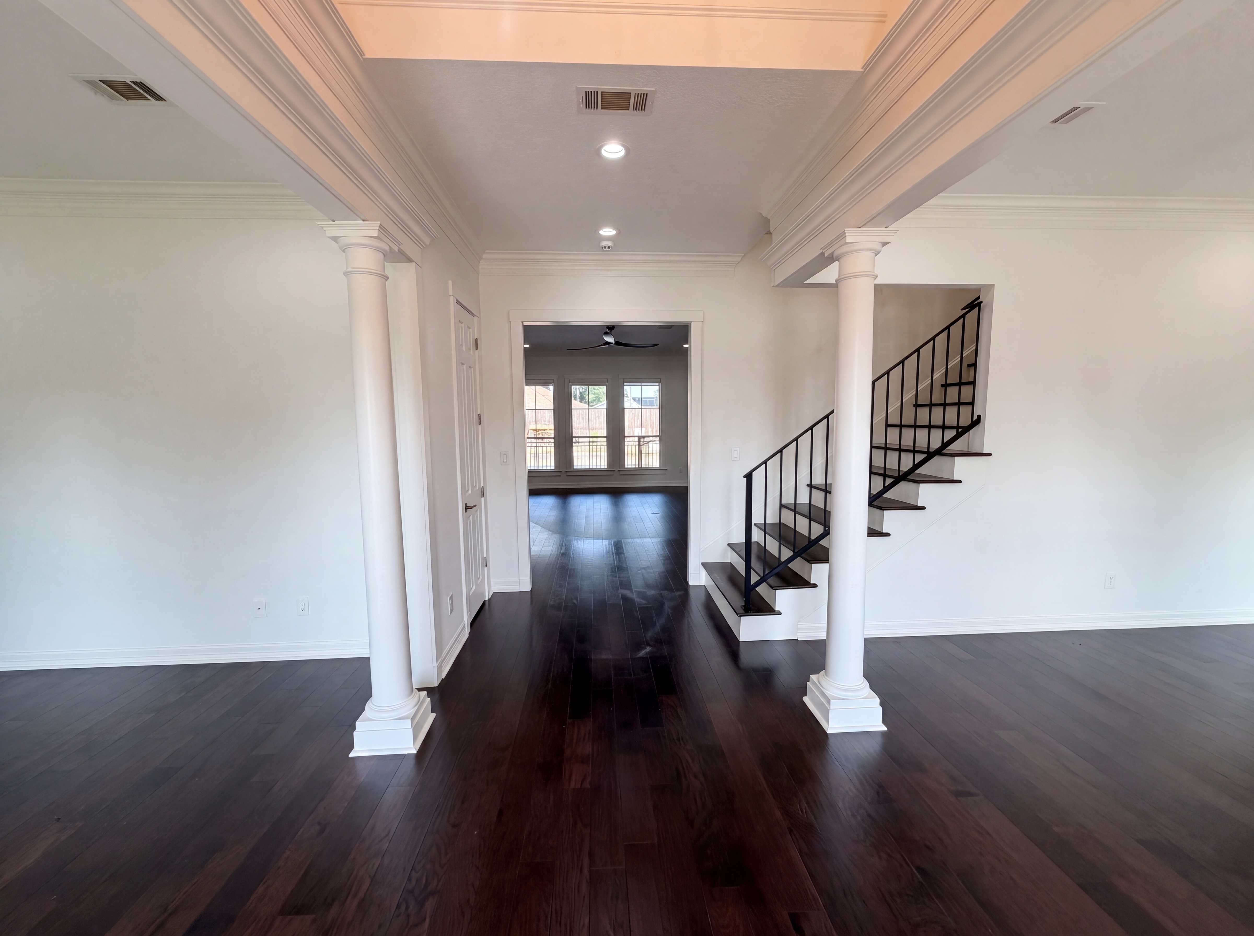 Photo 6 of 61 of 4385 Brownstone Dr, Beaumont, TX