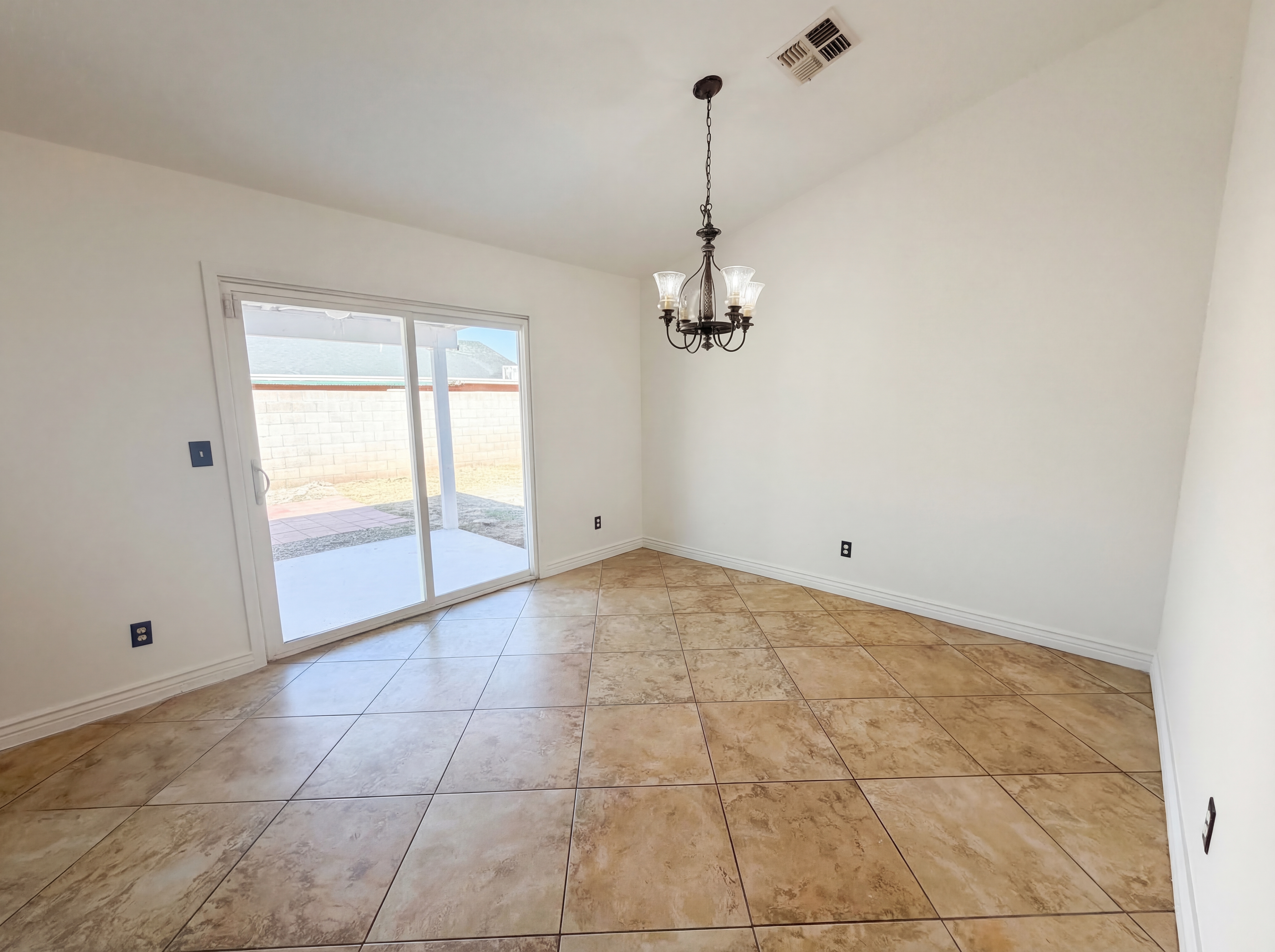 Photo 9 of 25 of 1802 N 89th Ave, Phoenix, AZ
