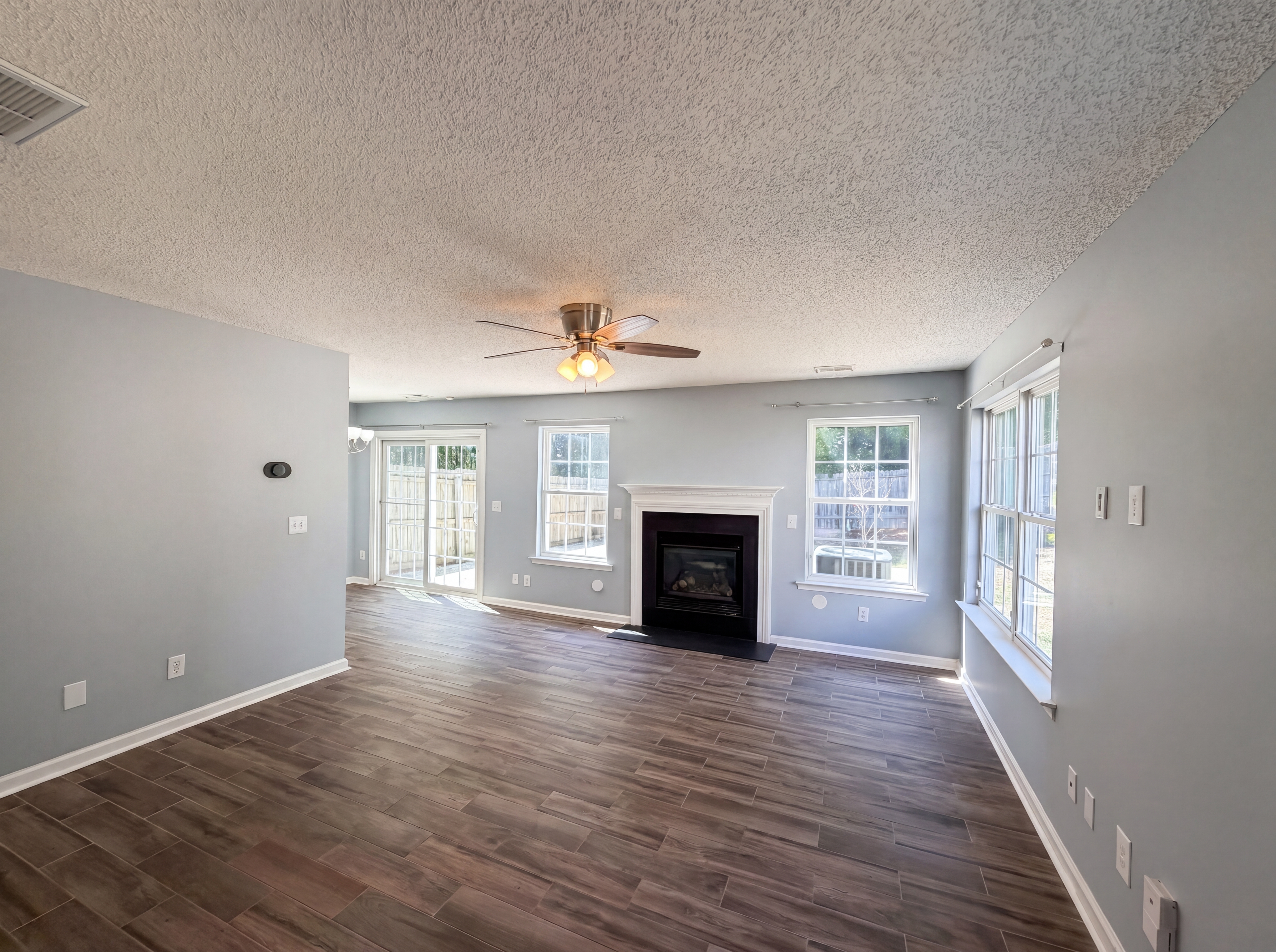 Photo 3 of 17 of 6005 Silkwater Ct, Raleigh, NC