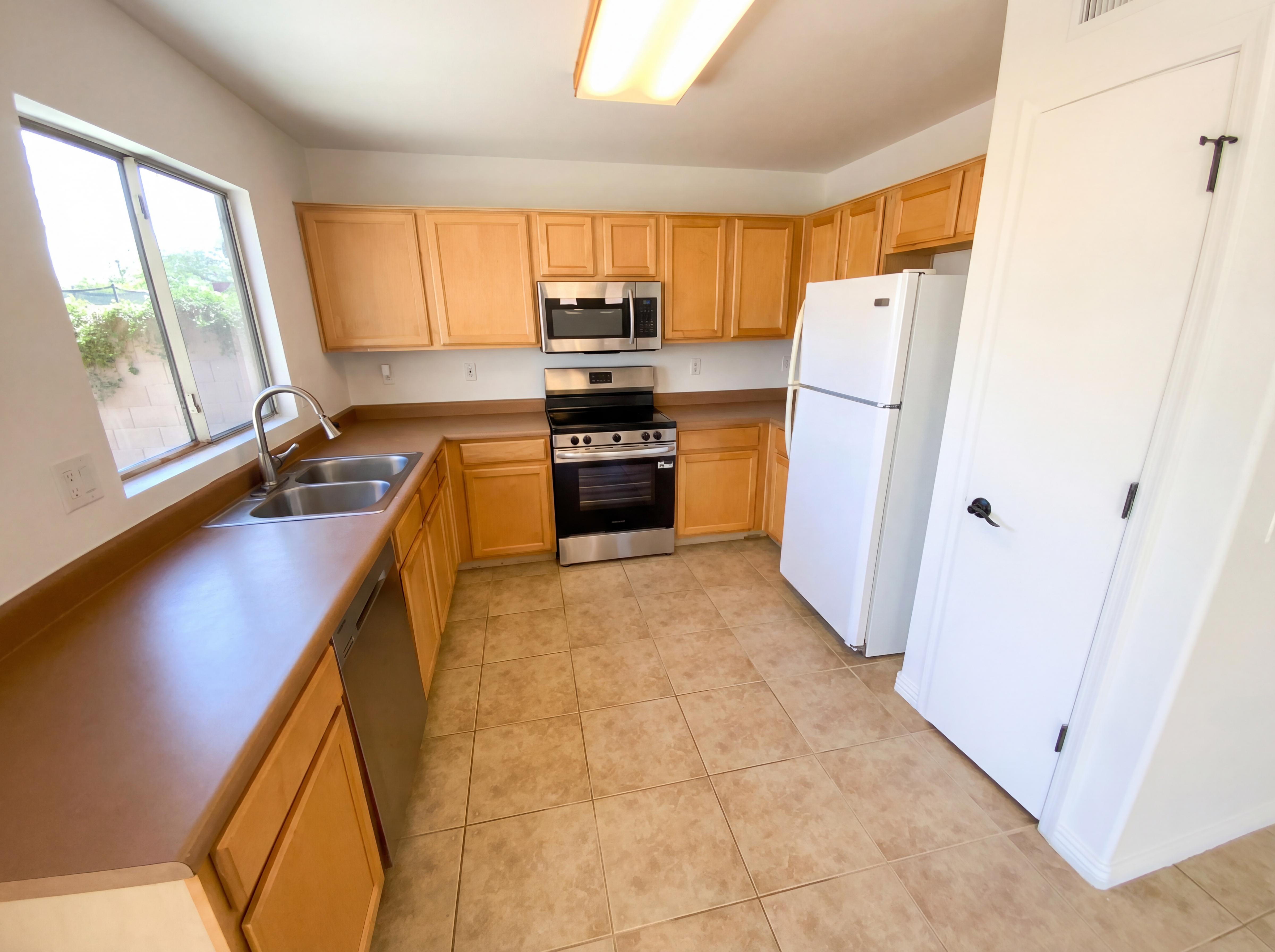 Photo 10 of 20 of 15237 N 147th Ln, Surprise, AZ