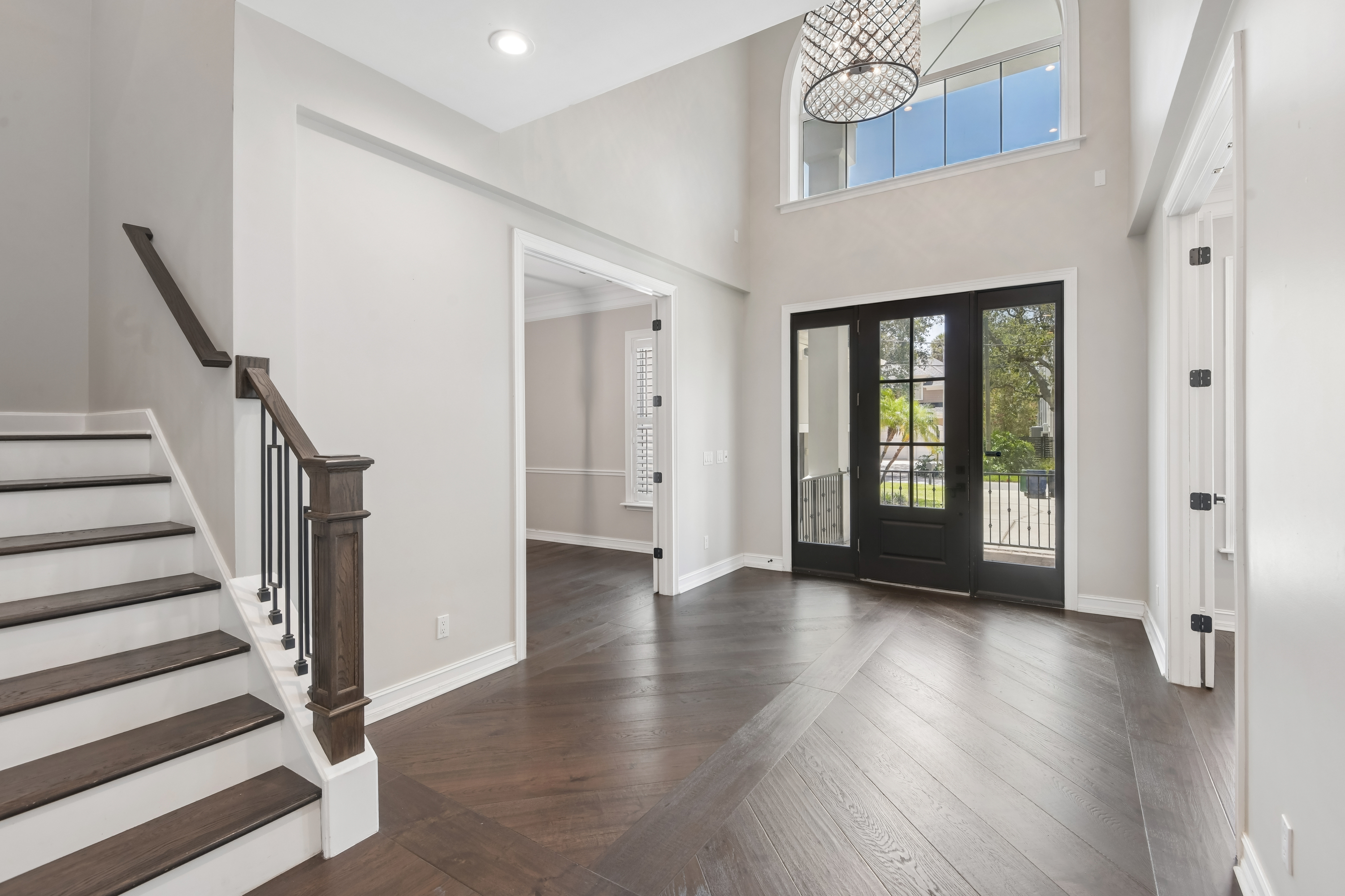 Photo 9 of 62 of 5105 W Neptune Way, Tampa, FL