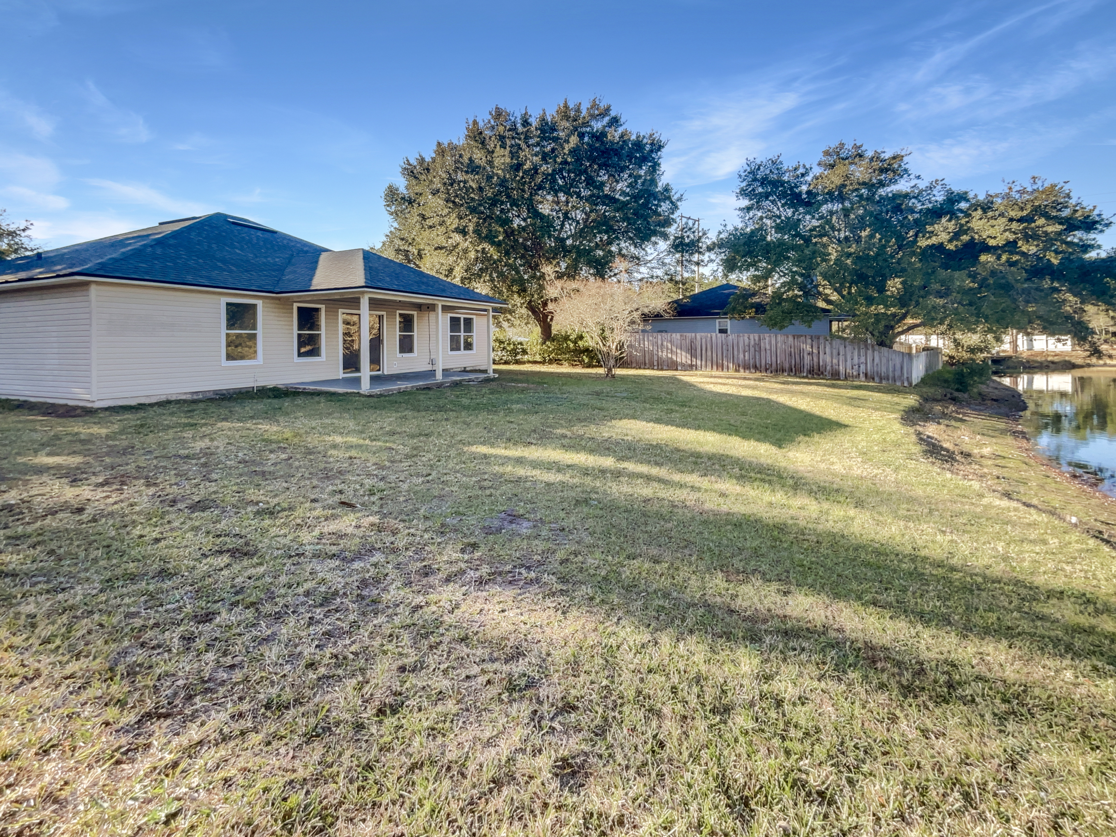 Photo 5 of 18 of 6891 Clinton Corners Dr W, Jacksonville, FL