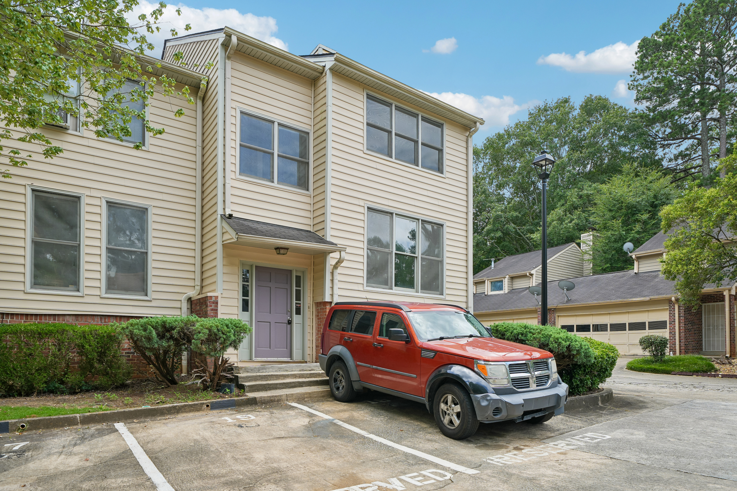 Photo 4 of 33 of 19 Belmonte Ct SW, Atlanta, GA