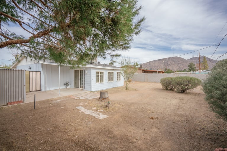 Photo 23 of 26 - 2239 W Laurel Ln, Phoenix, AZ 85029