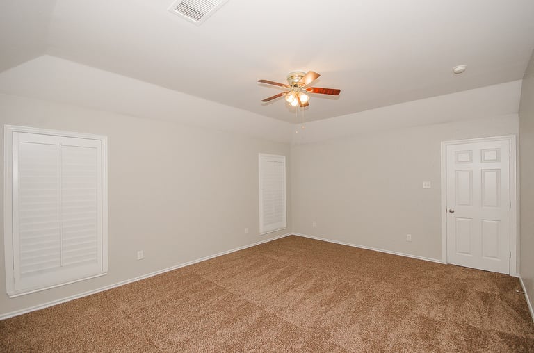 Photo 16 of 20 - 5620 High Creek Dr, Dallas, TX 75249