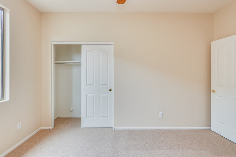 Photo 10 of 16 - 29839 N Little Leaf Dr, San Tan Valley, AZ 85143