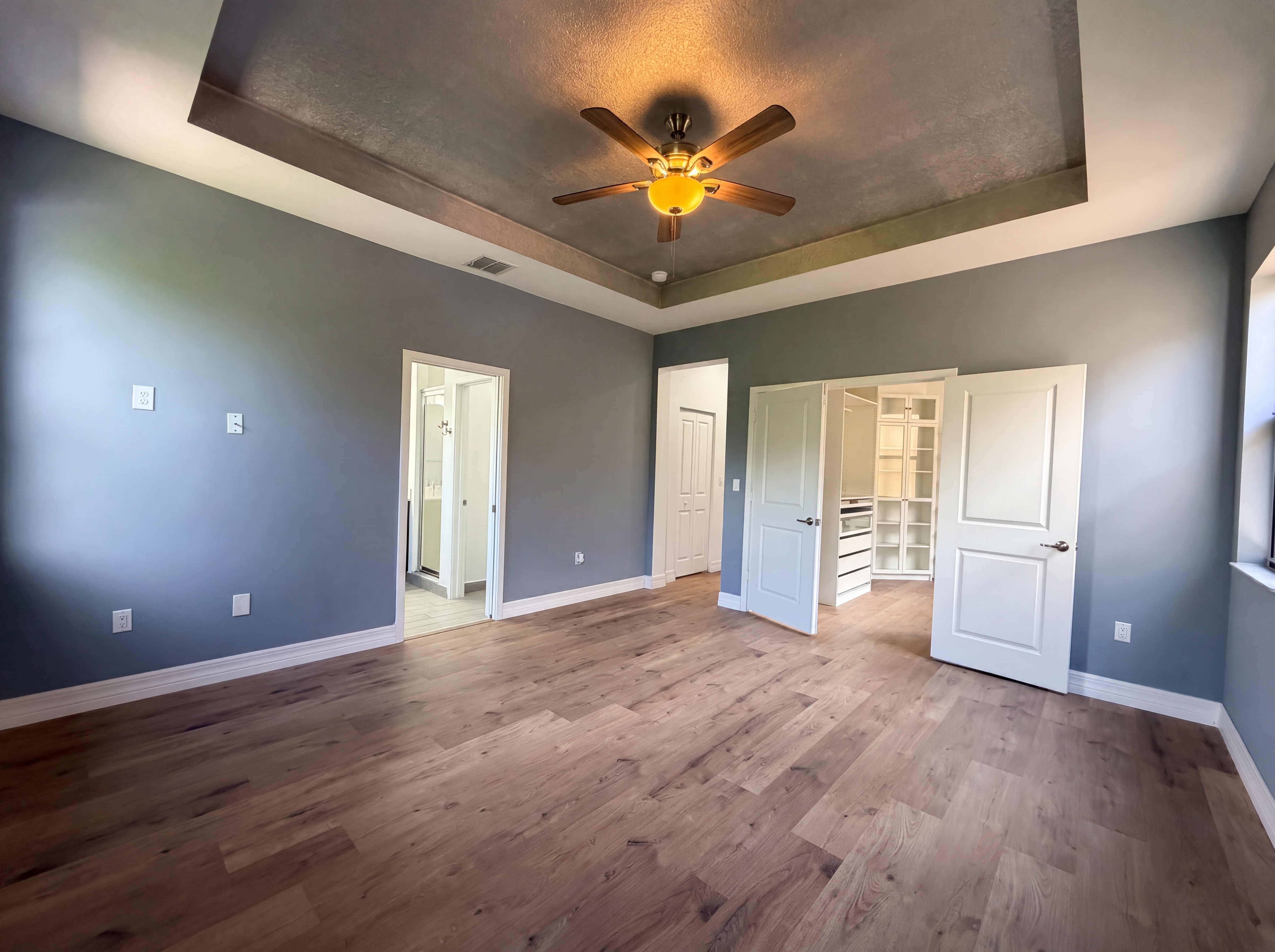 Photo 4 of 26 of 5213 NW 50th Ter, Tamarac, FL