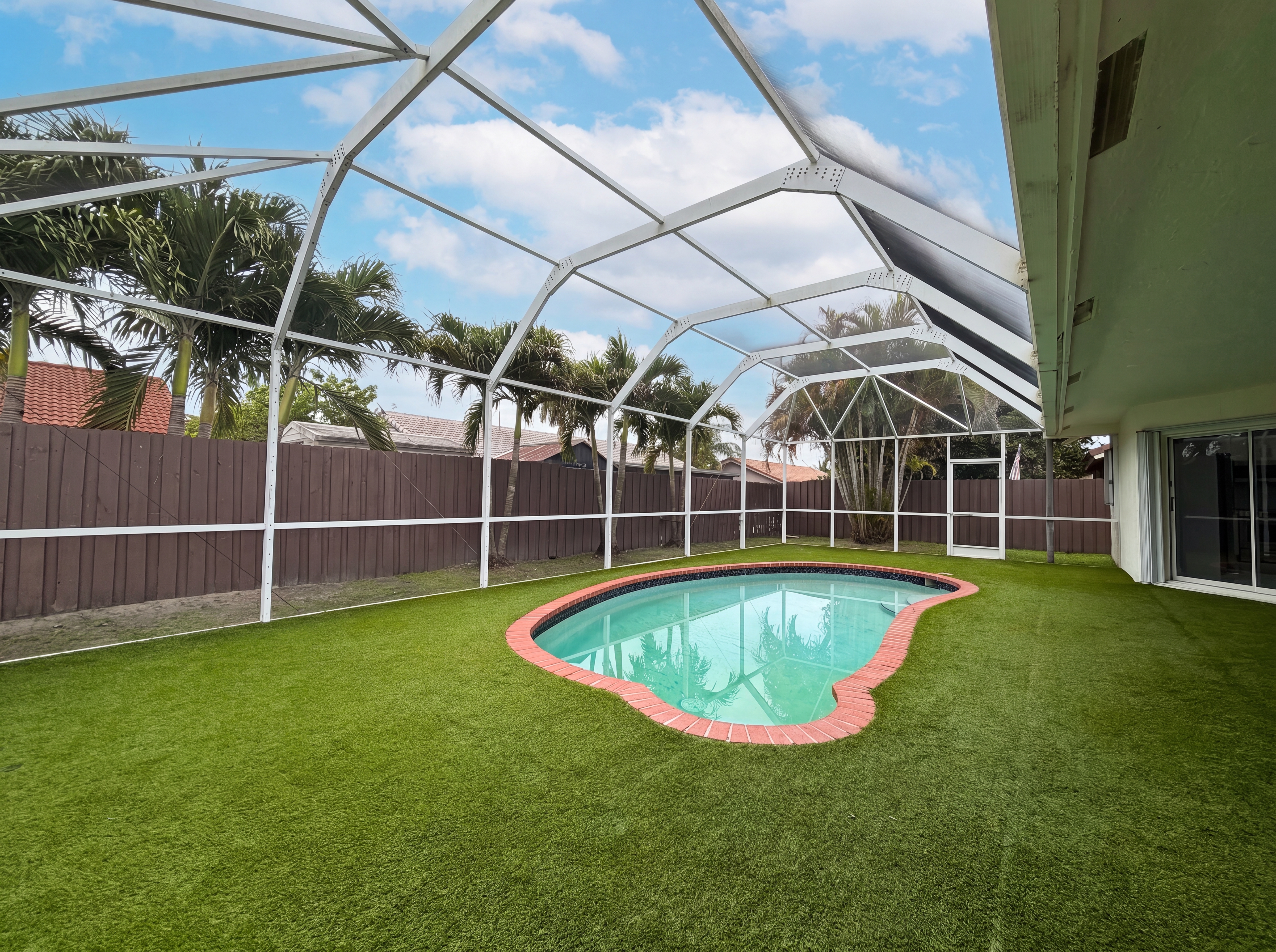 Photo 23 of 25 of 16571 SW 145th Ave, Miami, FL