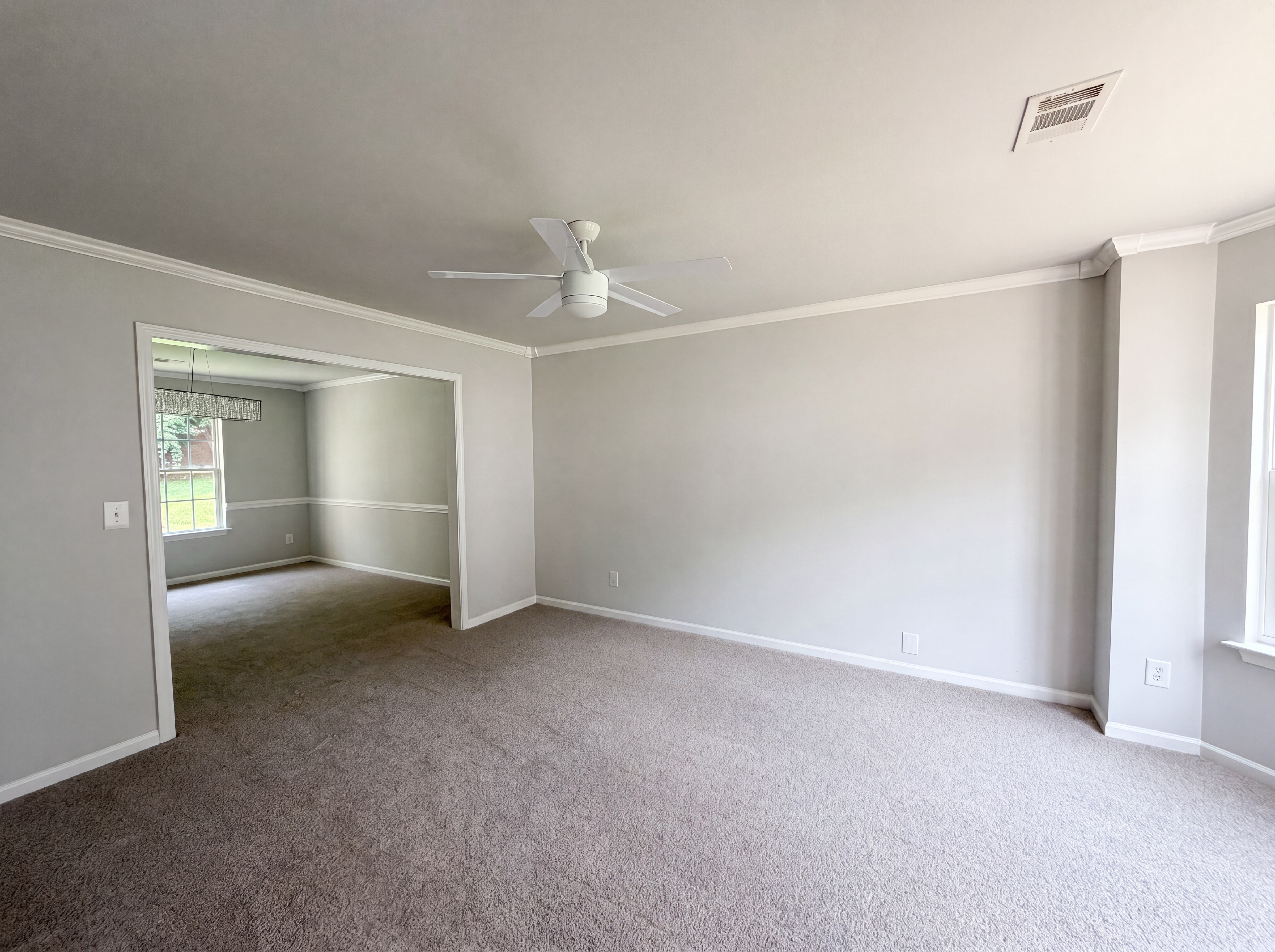 Photo 9 of 23 of 4024 Fifendrum Ln, Charlotte, NC