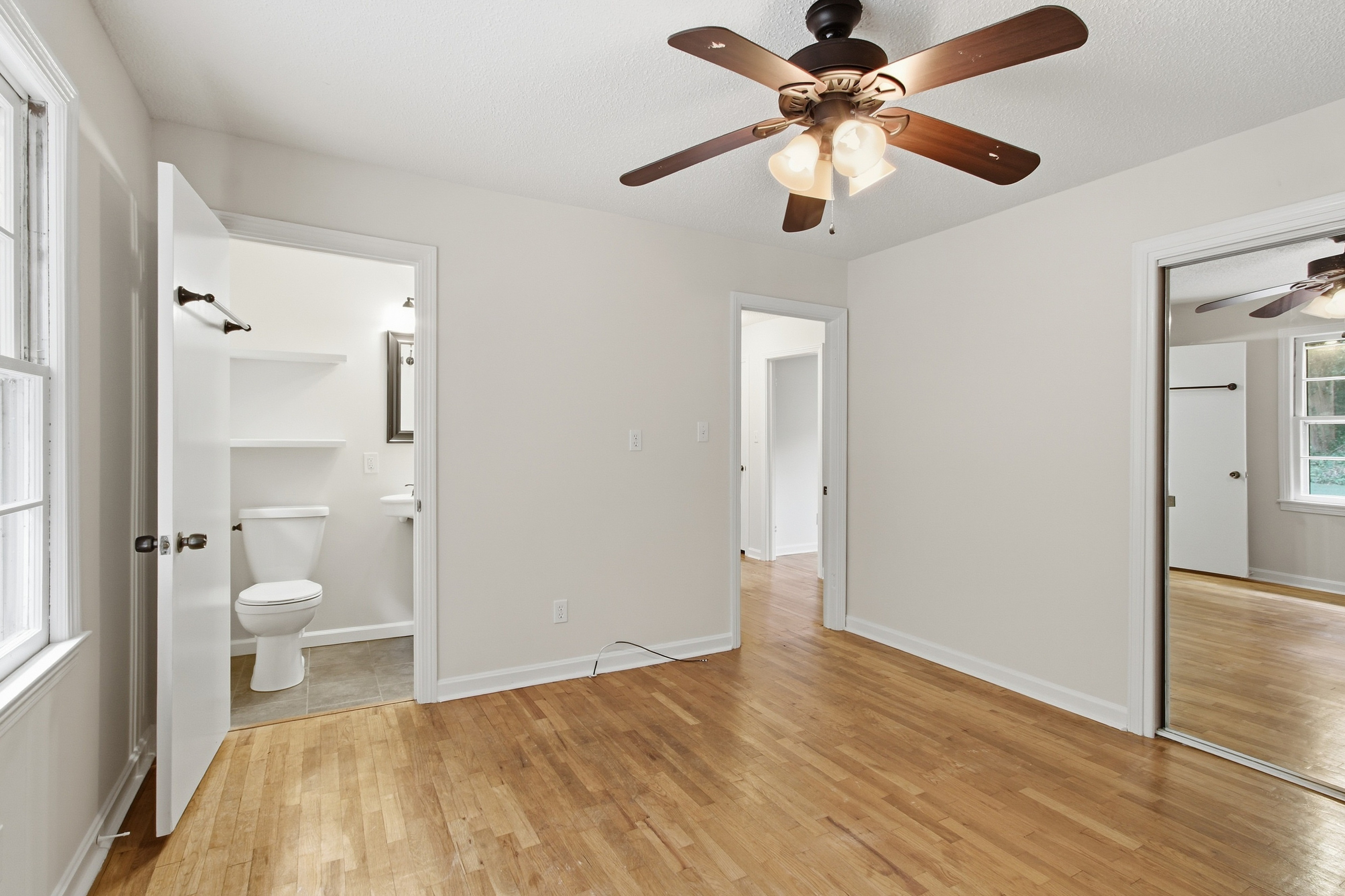 Photo 8 of 18 of 217 Victory Dr, Calhoun, GA
