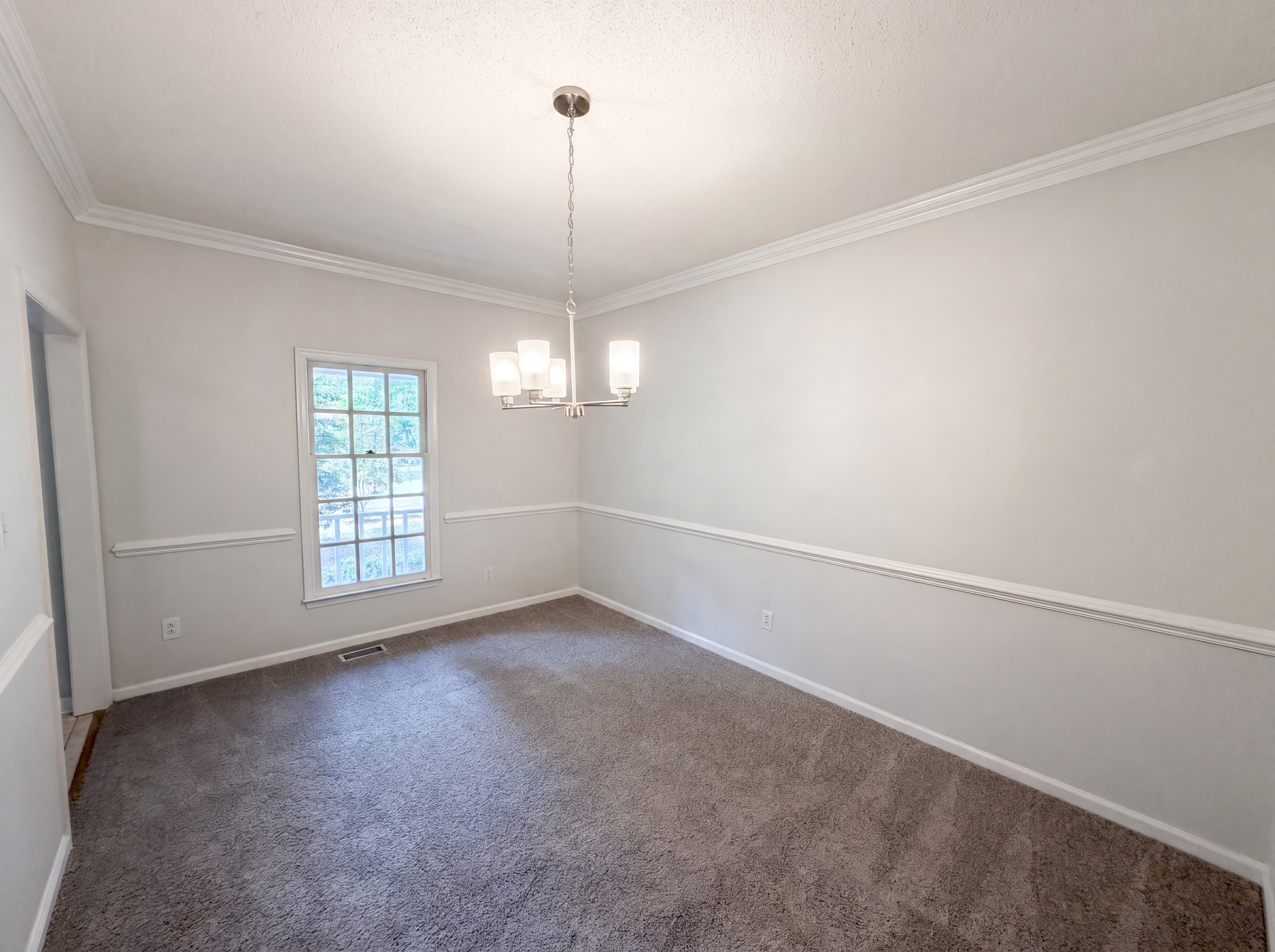 Photo 6 of 16 of 5209 Heelands Ct, Raleigh, NC