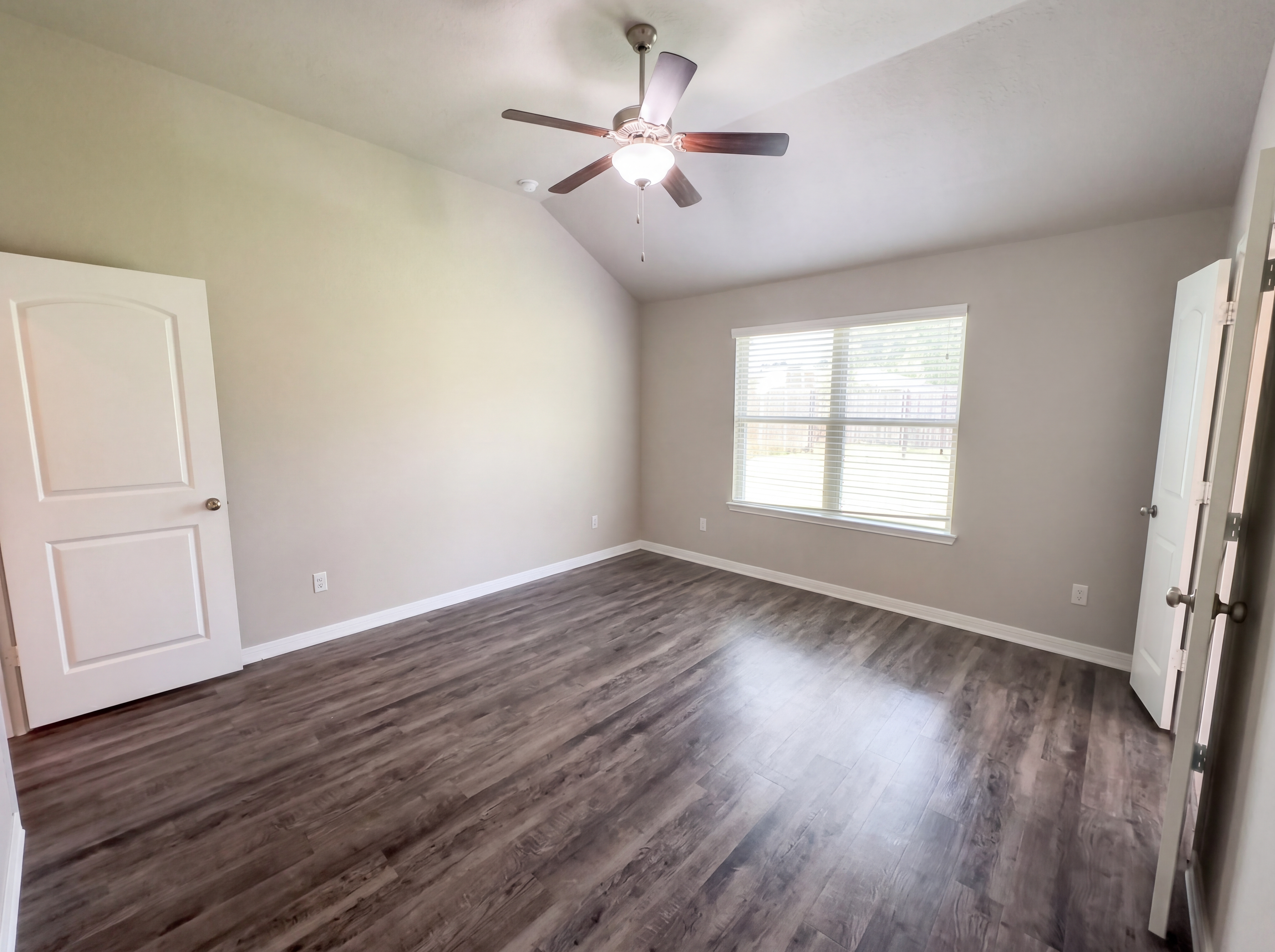 Photo 9 of 27 of 2132 Markley Dr, Bryan, TX