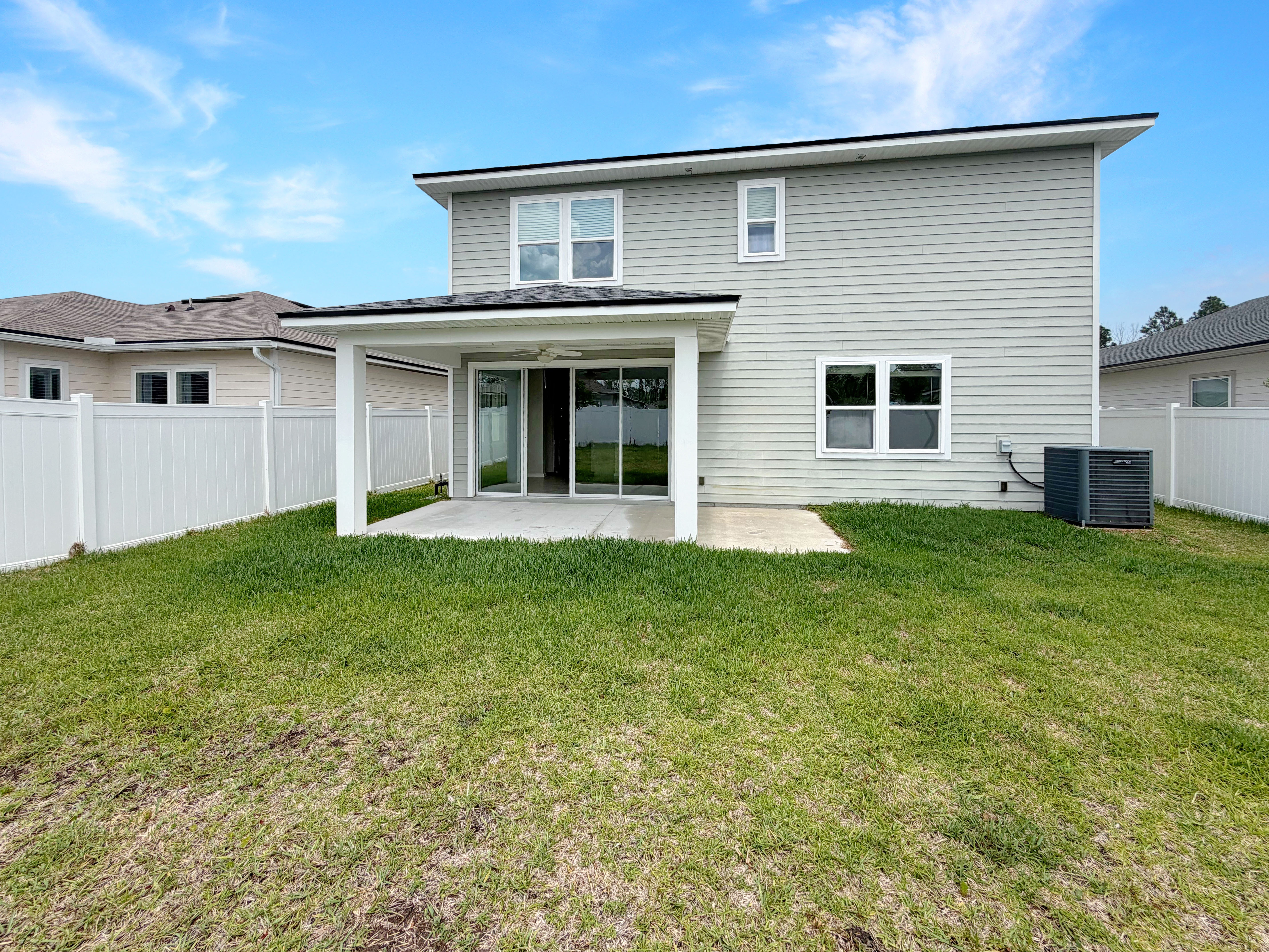 Photo 5 of 25 of 95443 Woodbridge Pkwy, Fernandina Beach, FL