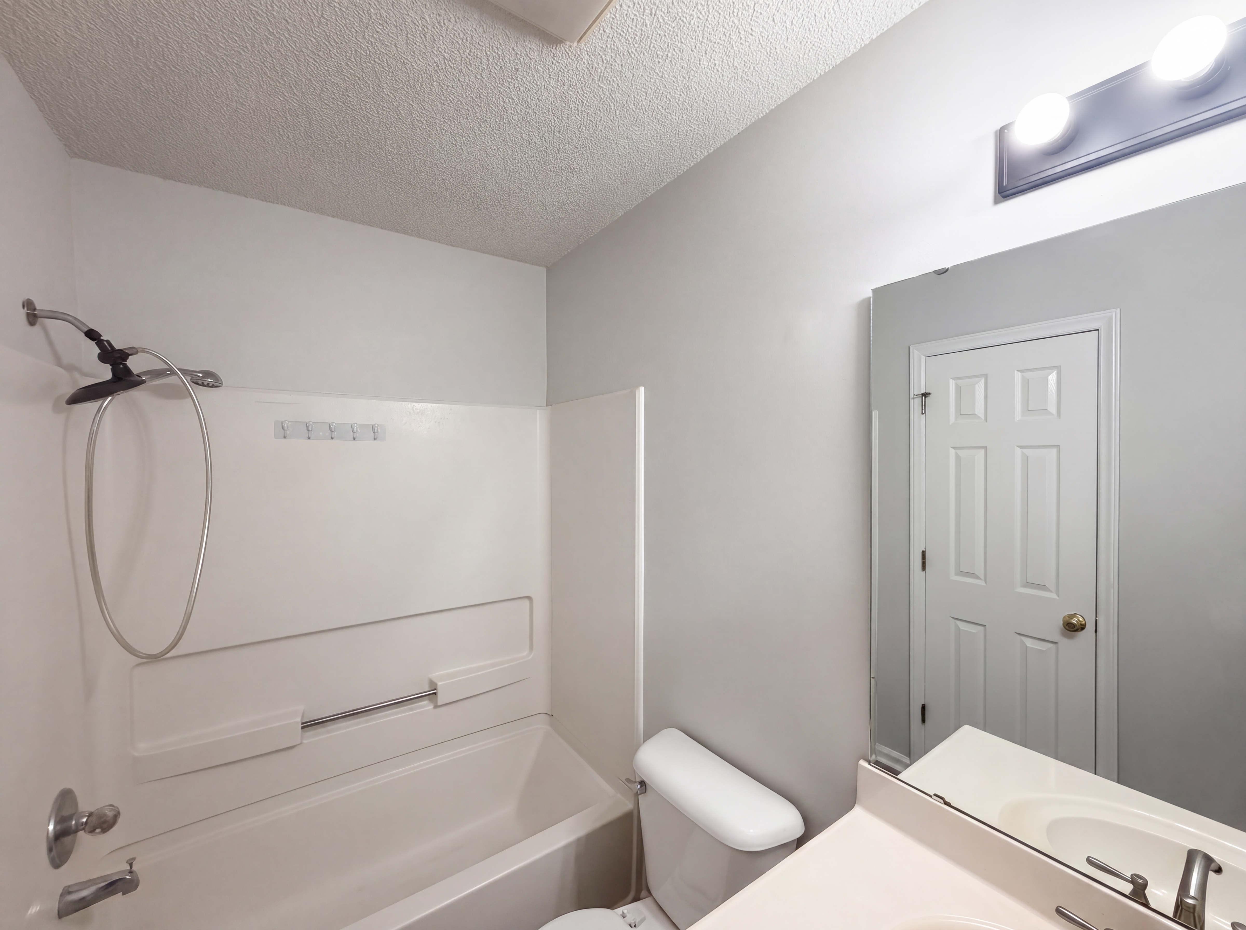 Photo 8 of 15 of 2100 Walnut Ridge Ct, Raleigh, NC