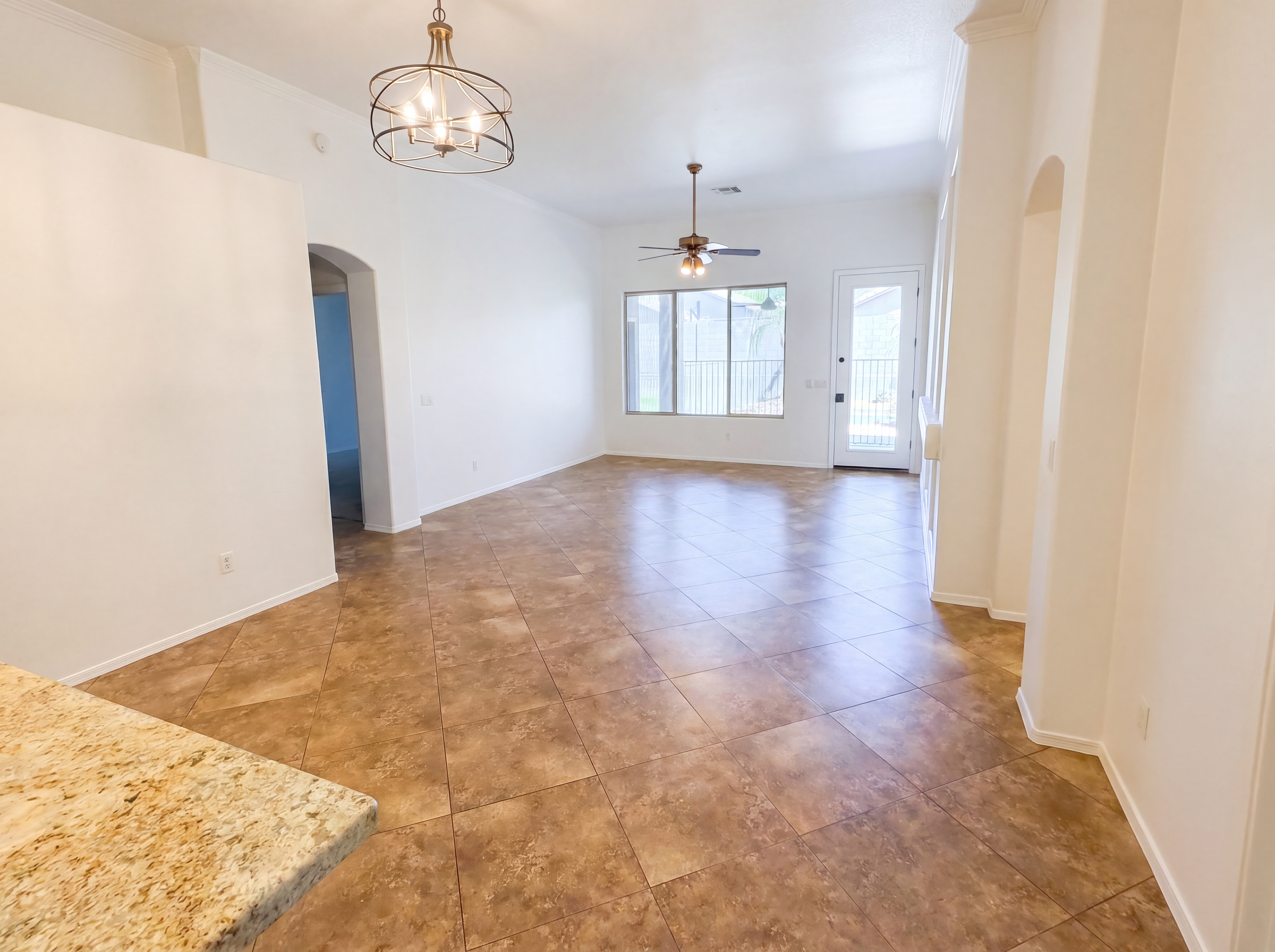Photo 9 of 32 of 7908 W Deanna Dr, Peoria, AZ