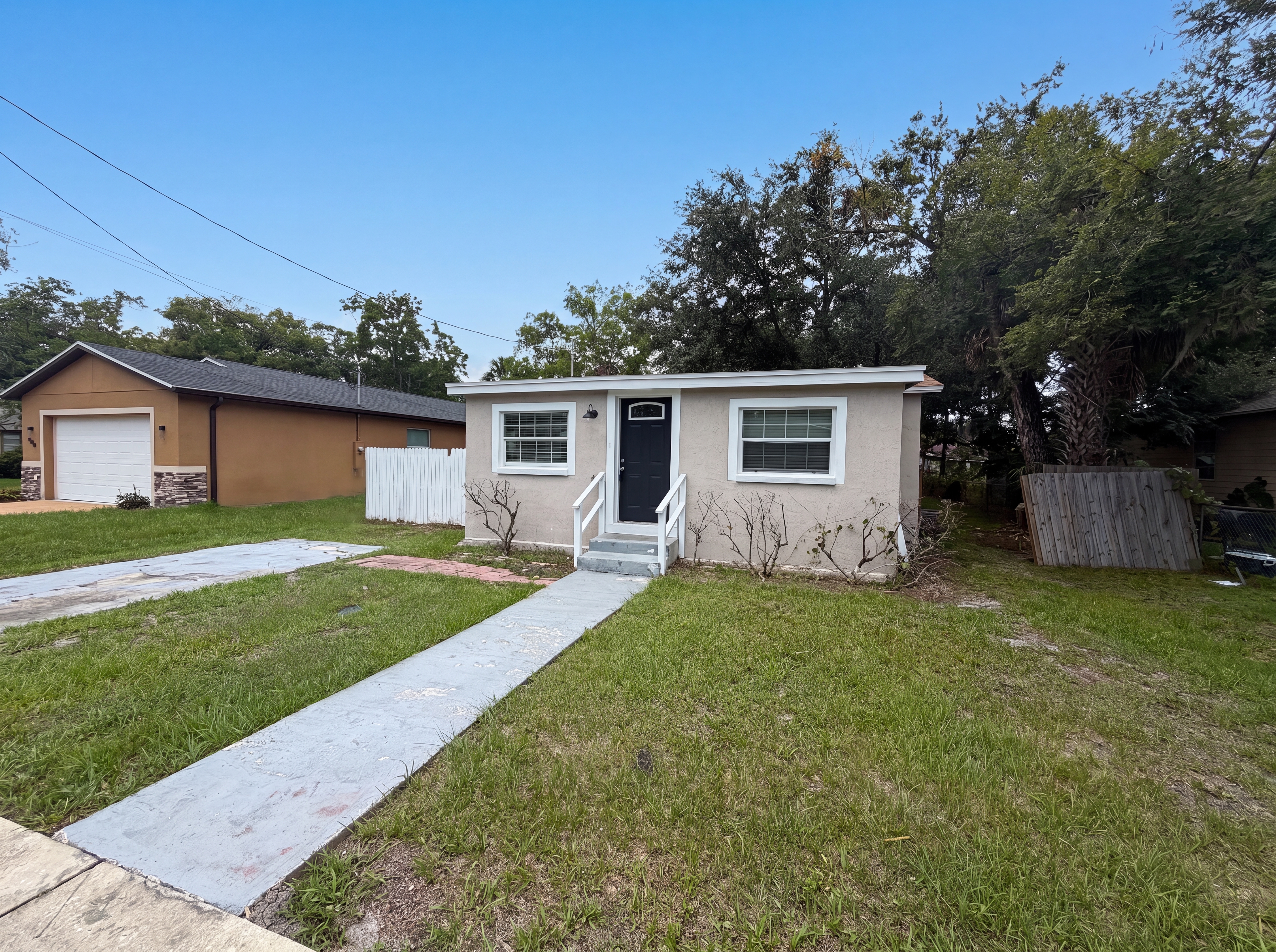 Photo 21 of 23 of 1506 W 16th St, Sanford, FL