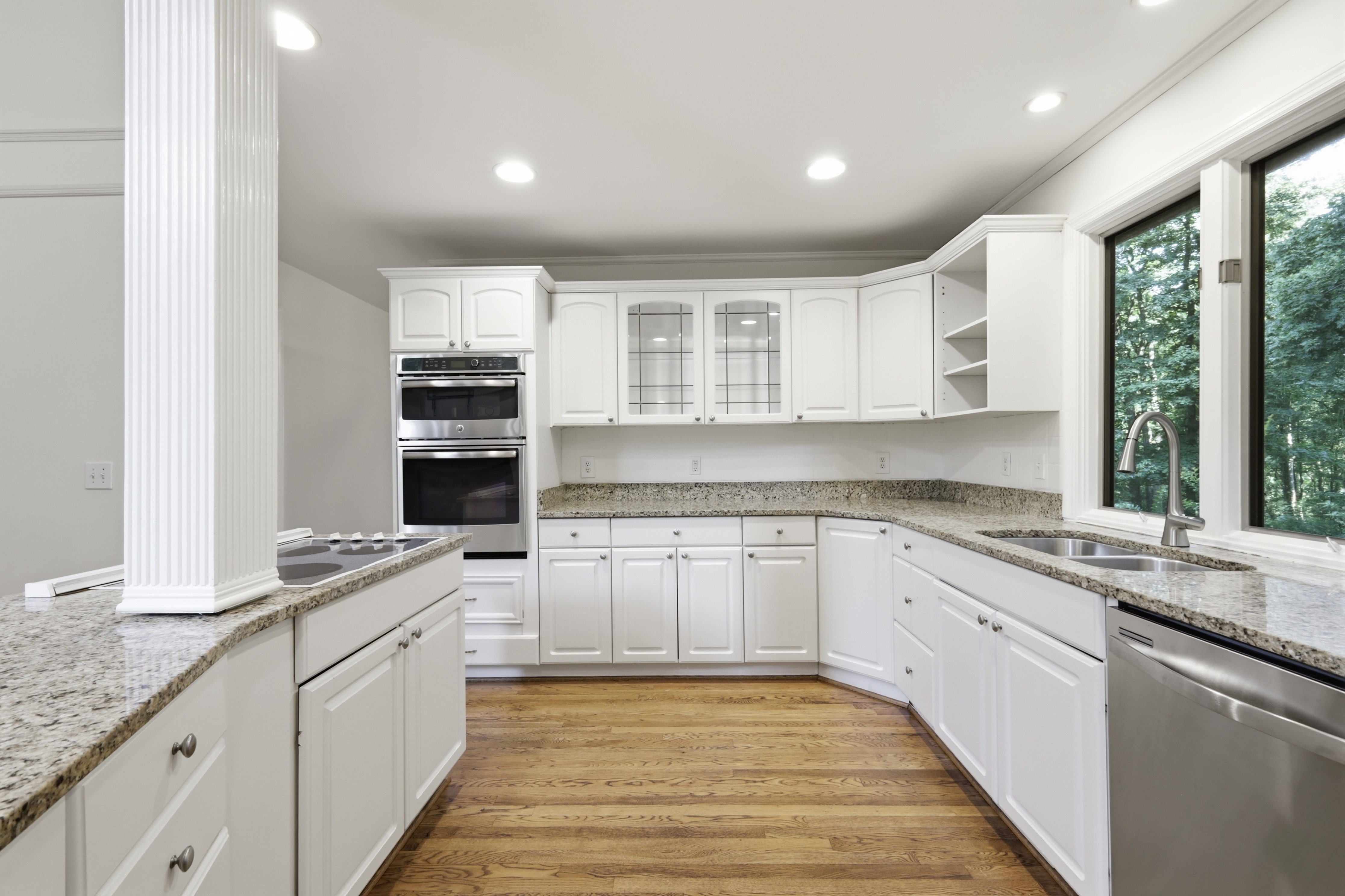 Photo 2 of 84 of 7030 Willowick Dr, Brentwood, TN