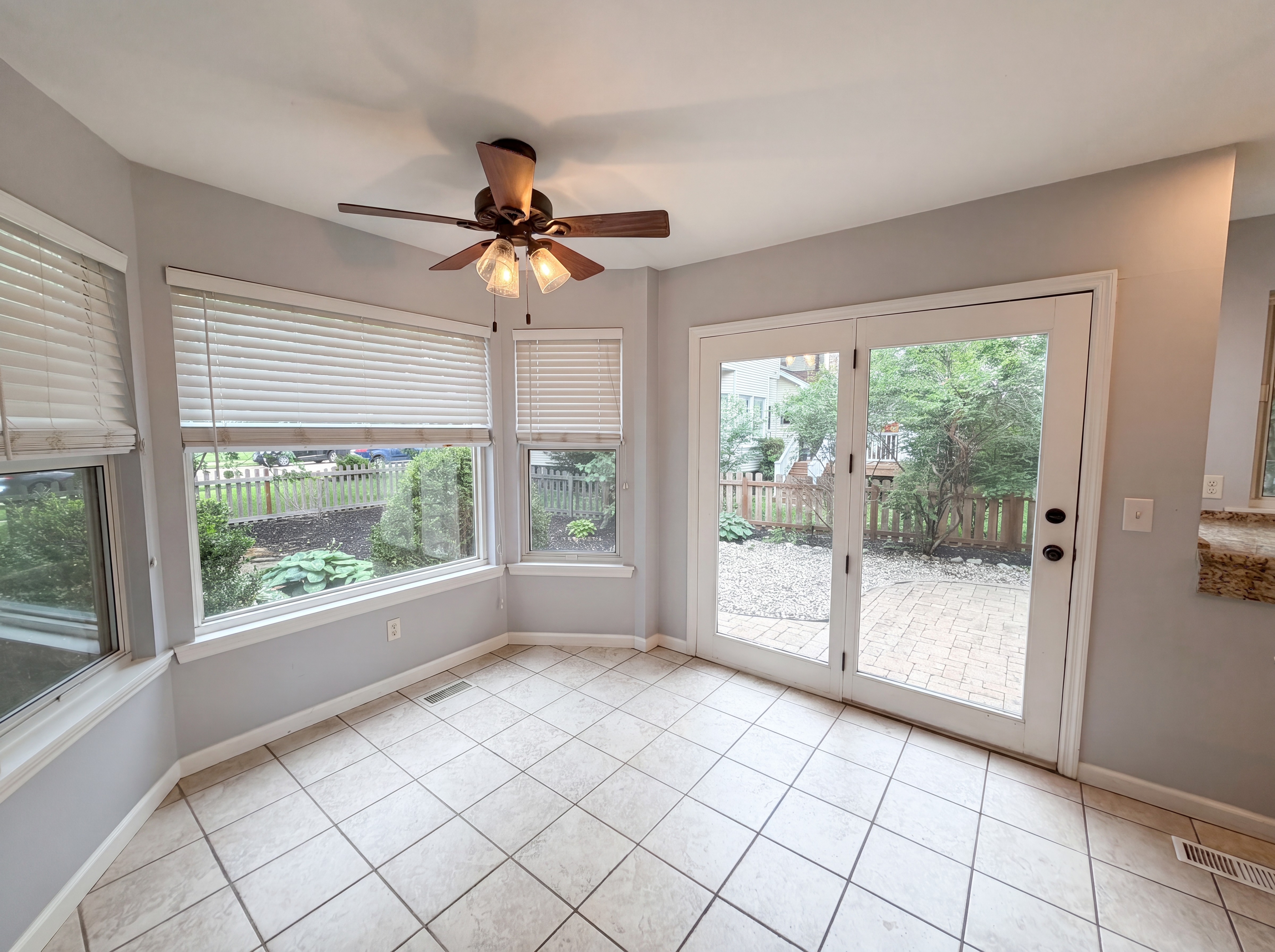 Photo 8 of 31 of 16201 Surfview Ct, Grover, MO