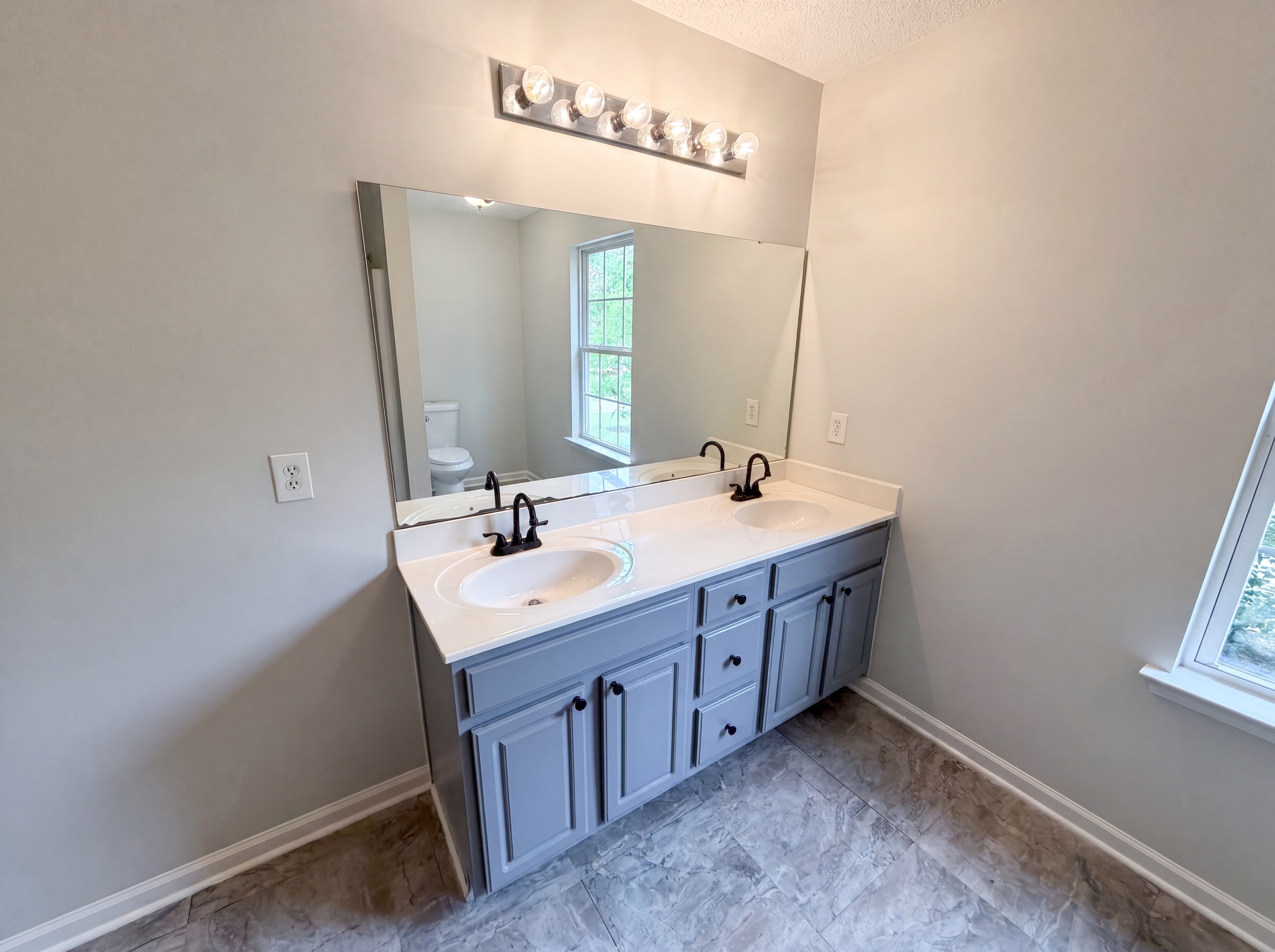 Photo 17 of 23 of 149 Smallwood Dr, Chapin, SC
