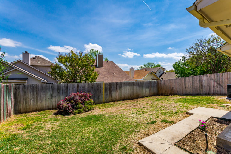 Photo 25 of 26 - 935 Boxwood Dr, Lewisville, TX 75067
