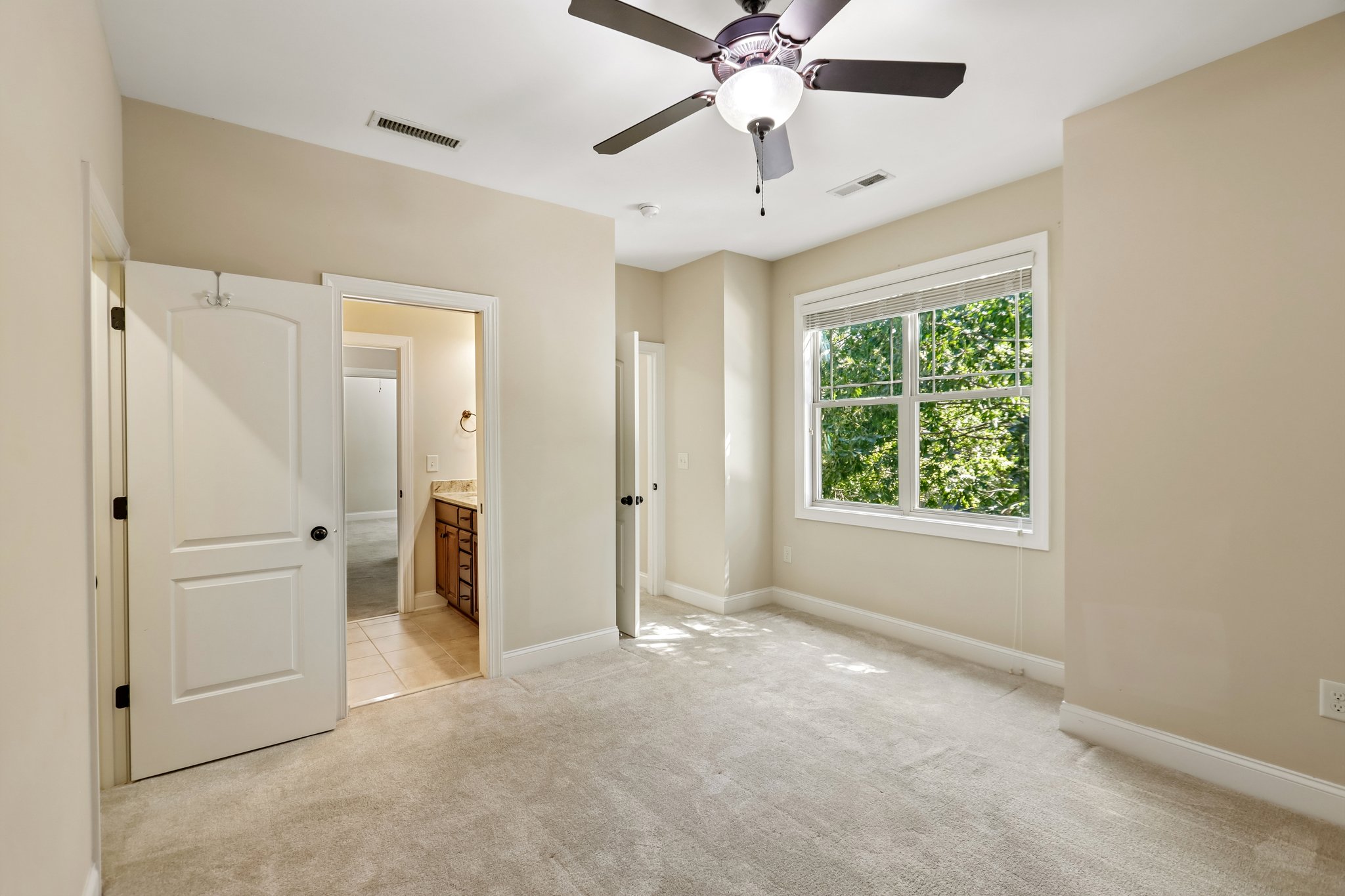 Photo 20 of 29 of 1214 Ileagnes Rd, Raleigh, NC
