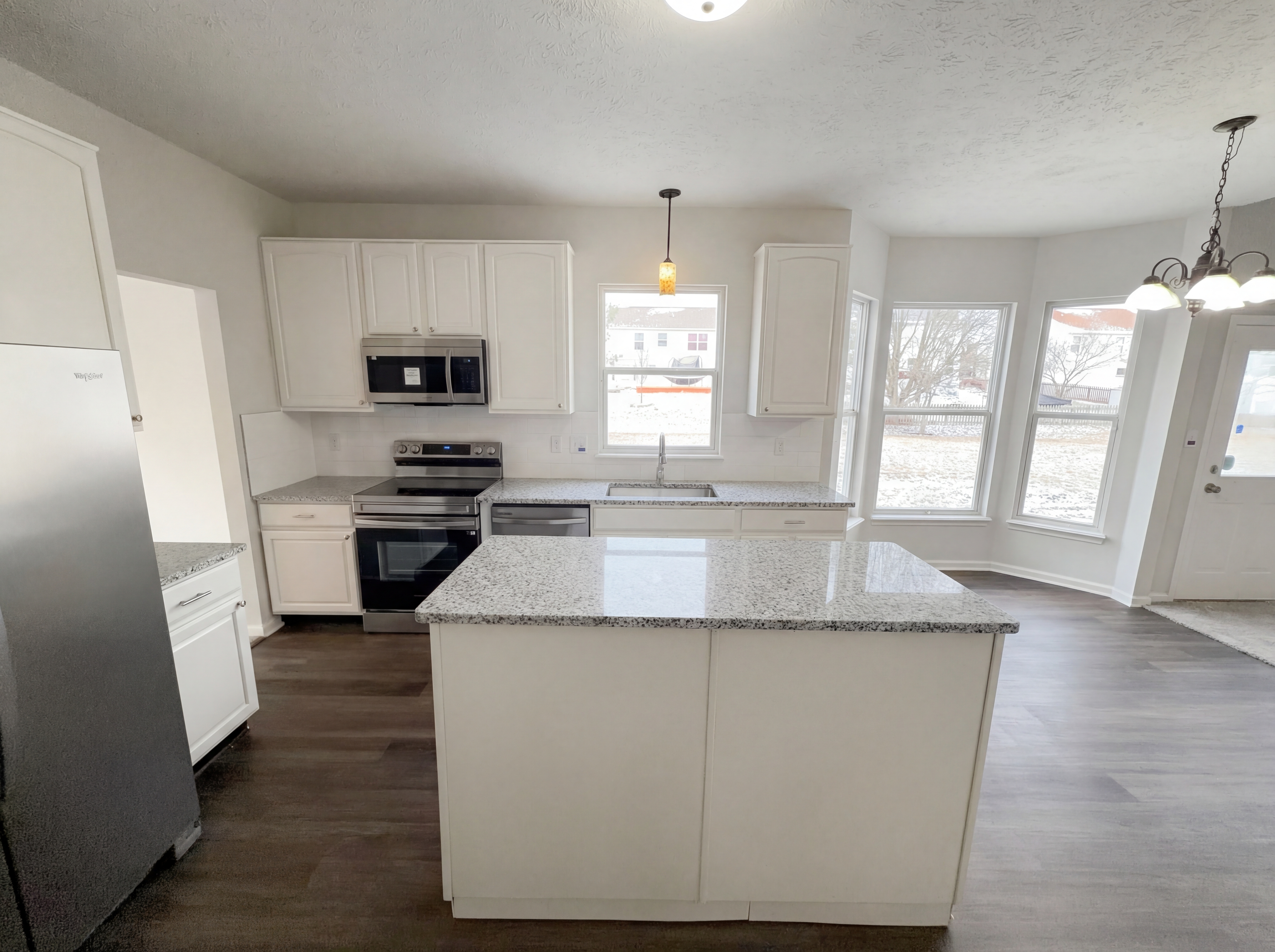 Photo 8 of 30 of 6454 Kentstone Dr, Indianapolis, IN