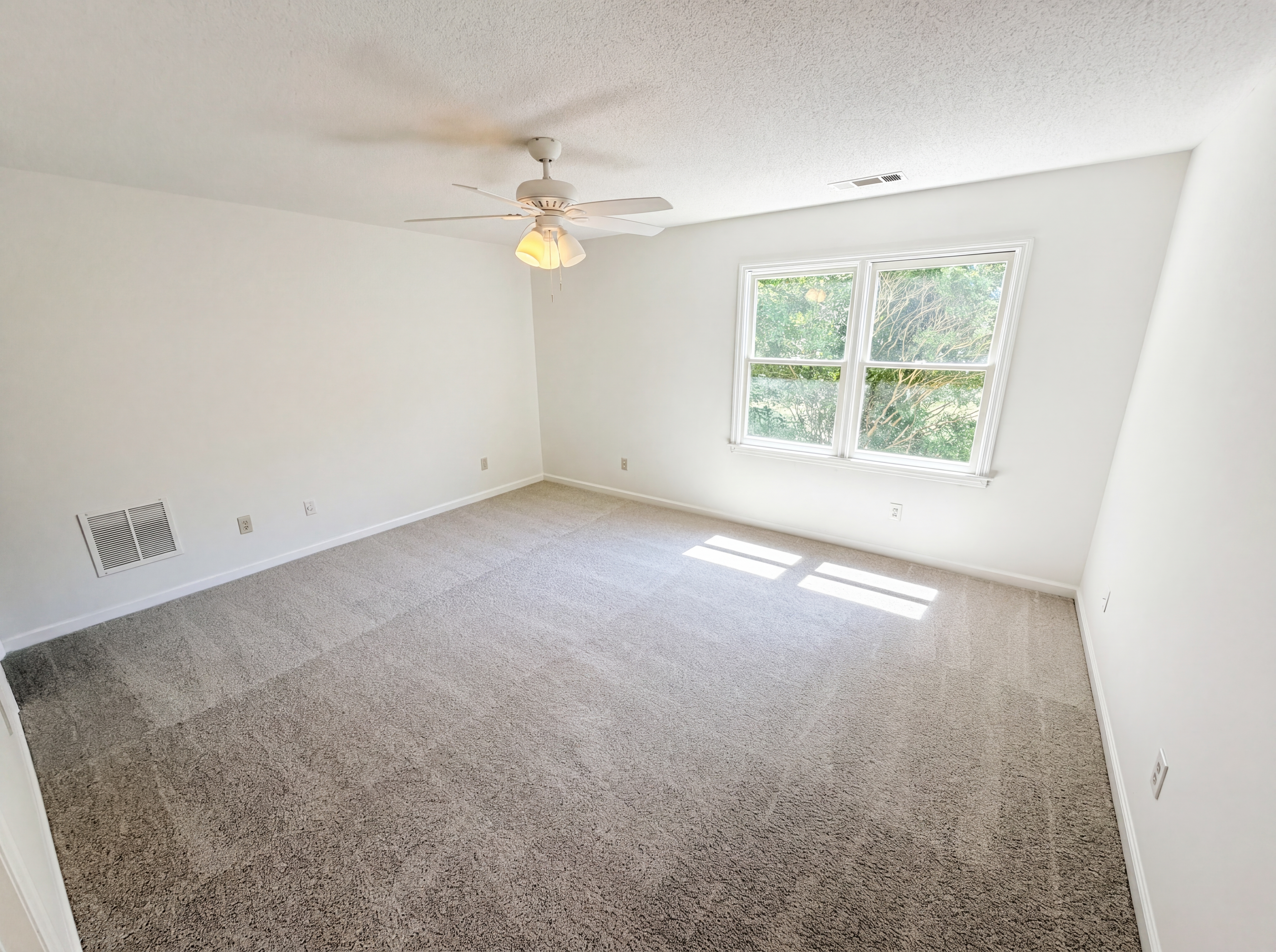 Photo 13 of 26 of 1150 Magnolia Way SE, Smyrna, GA