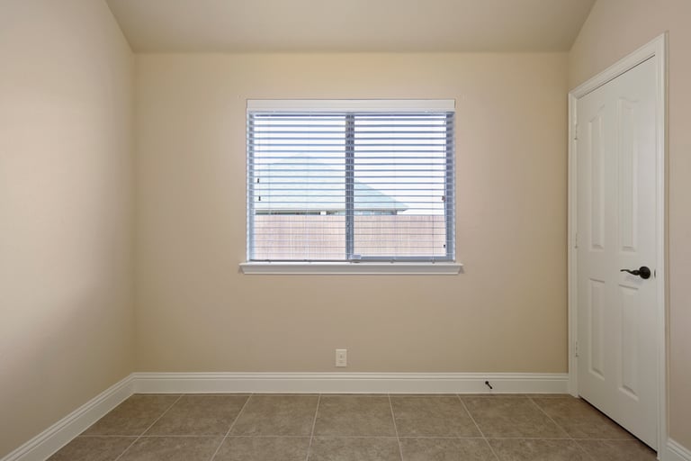 Photo 24 of 33 - 6605 Thistle Wood Dr, Midlothian, TX 76065