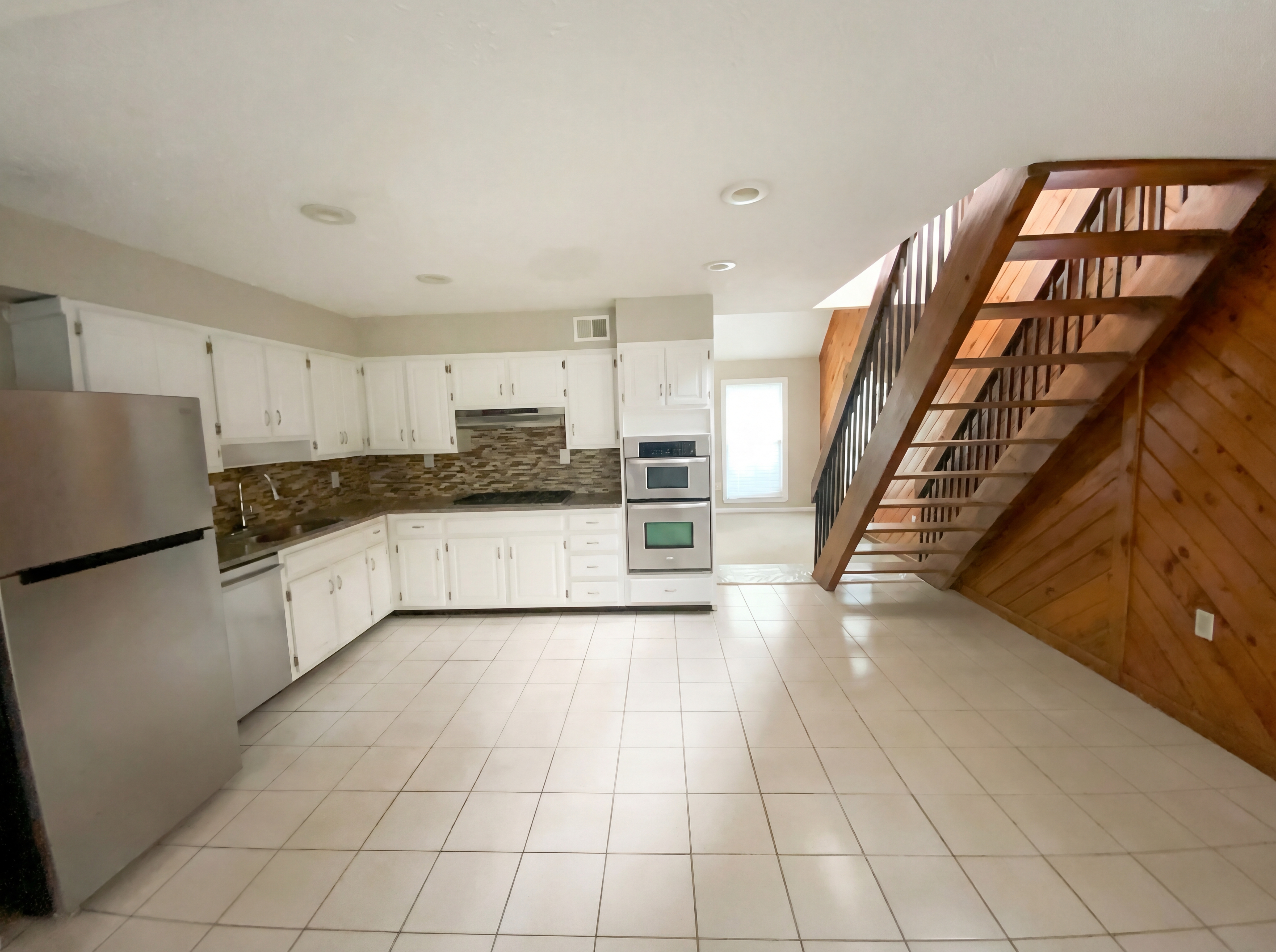 Photo 12 of 27 of 1221 Dalraida Rd, Montgomery, AL