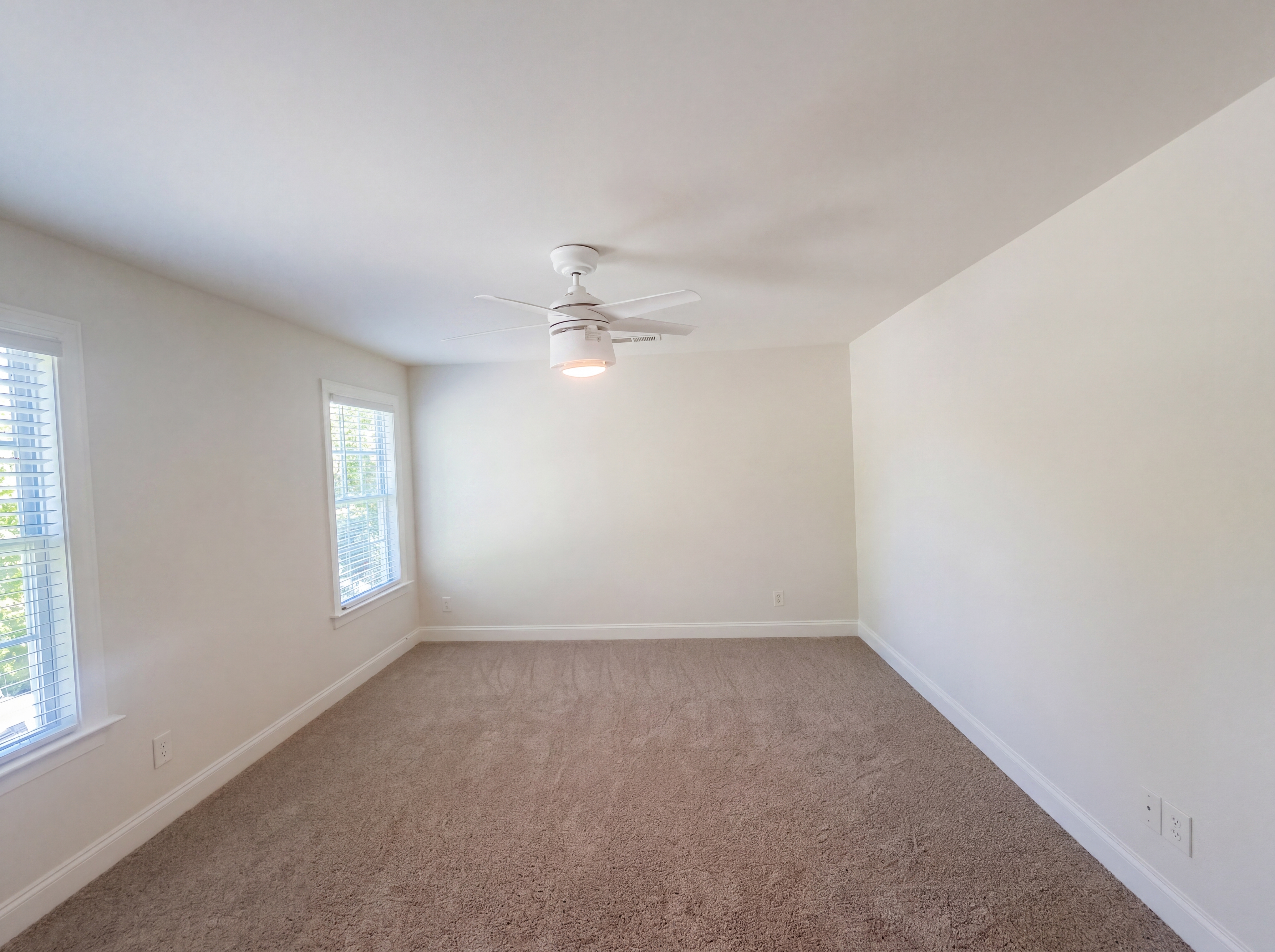 Photo 4 of 35 of 4993 Winding Ridge Dr, Greensboro, NC