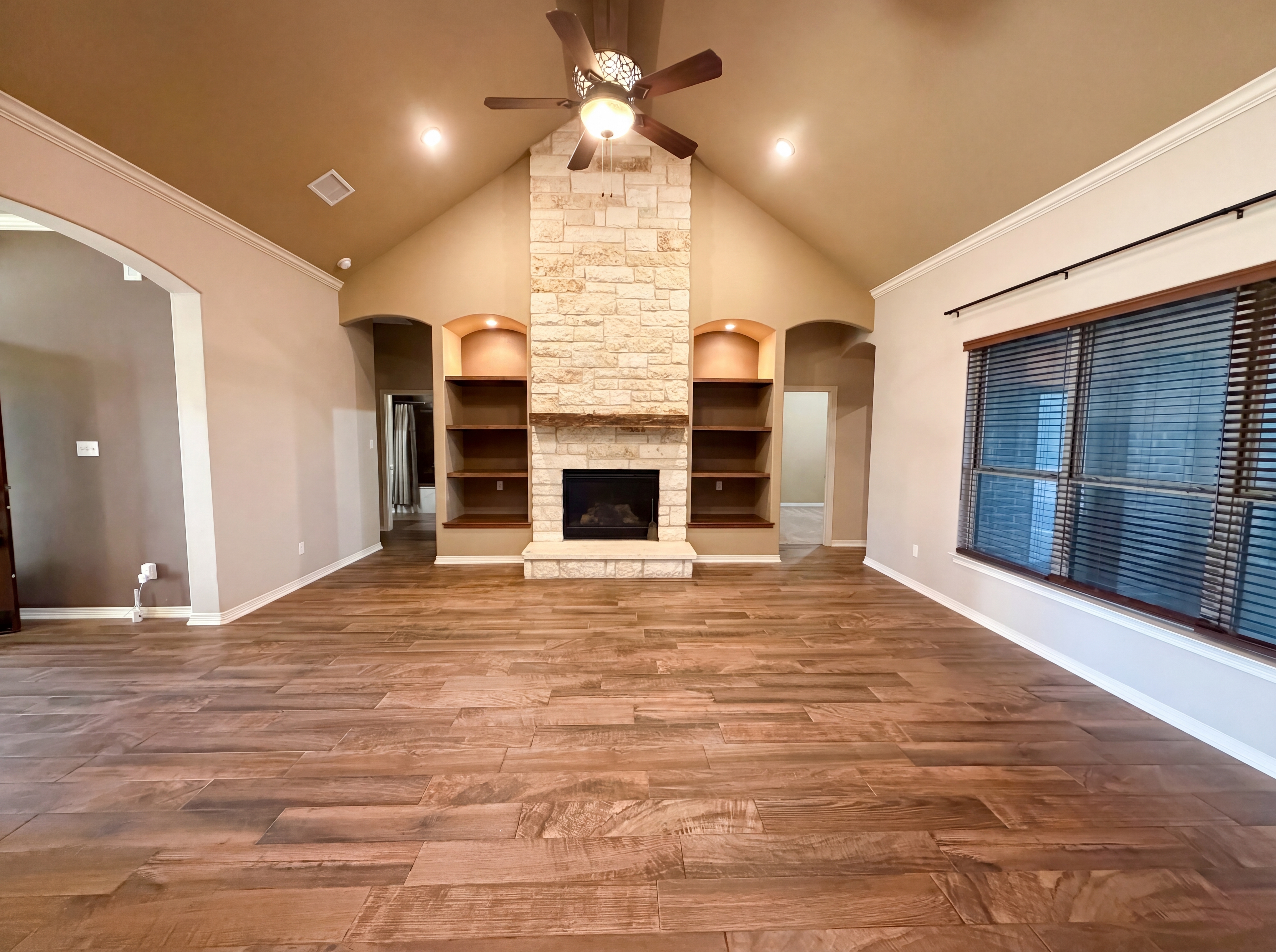 Photo 3 of 23 of 1622 Lacy Ridge Dr, Belton, TX
