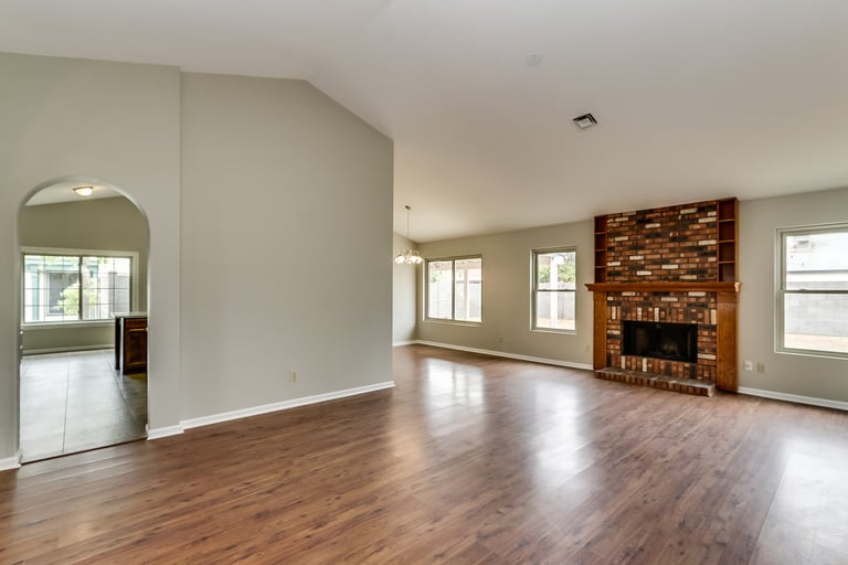 Photo 3 of 32 - 668 E Manor Dr, Chandler, AZ 85225