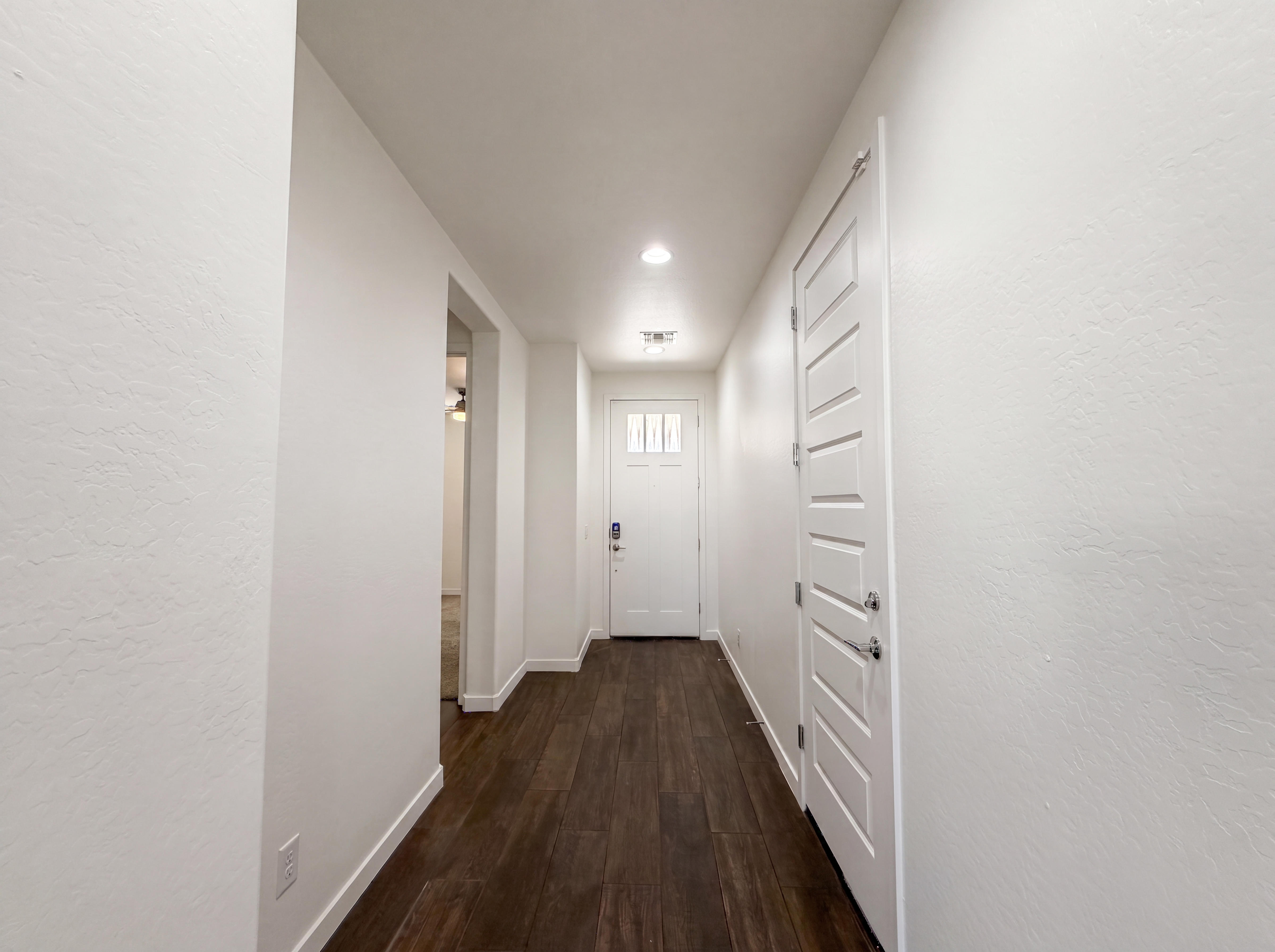 Photo 11 of 31 of 1224 E Glass Ln, Phoenix, AZ