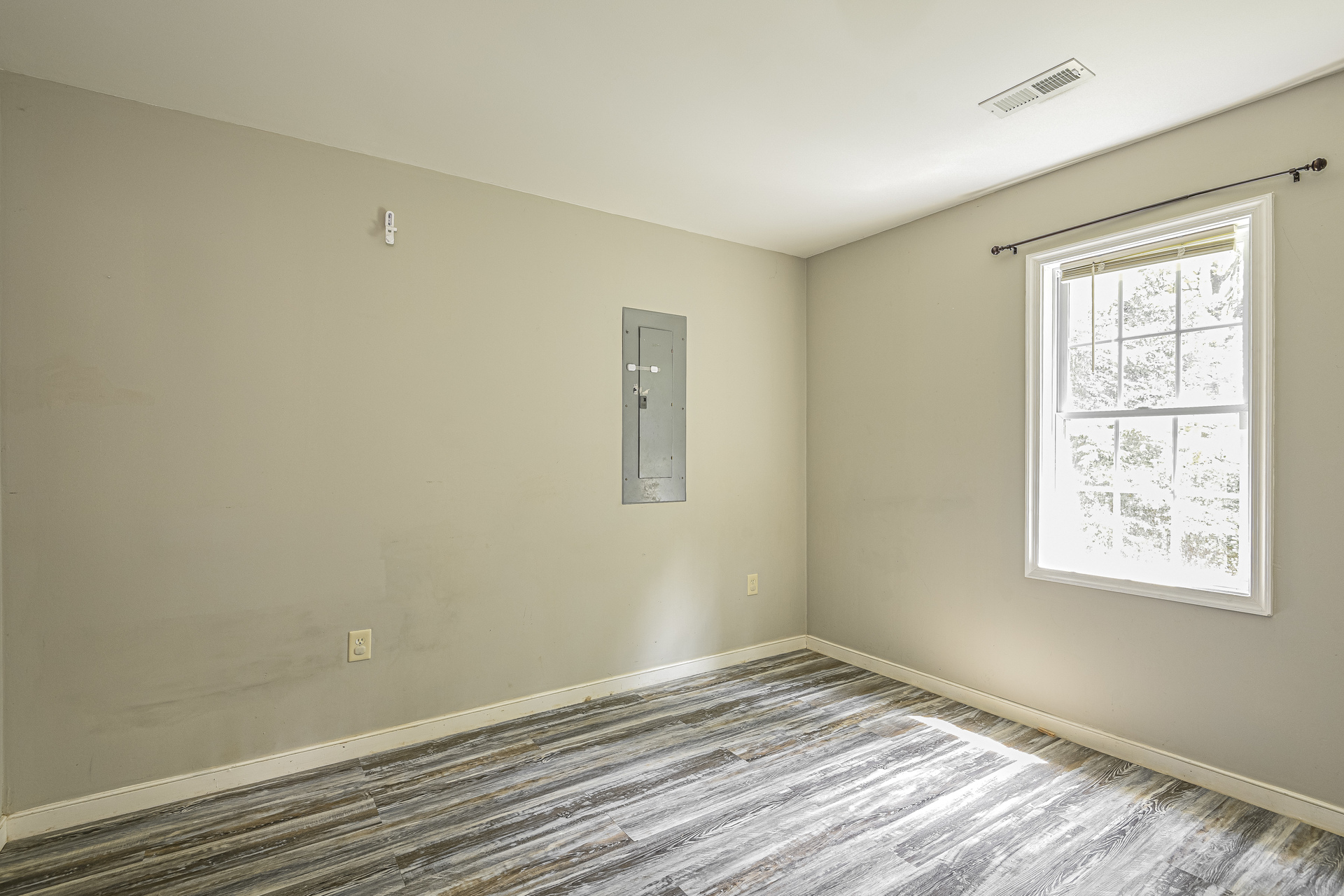 Photo 12 of 21 of 825 Nottoway Ave, Blackstone, VA