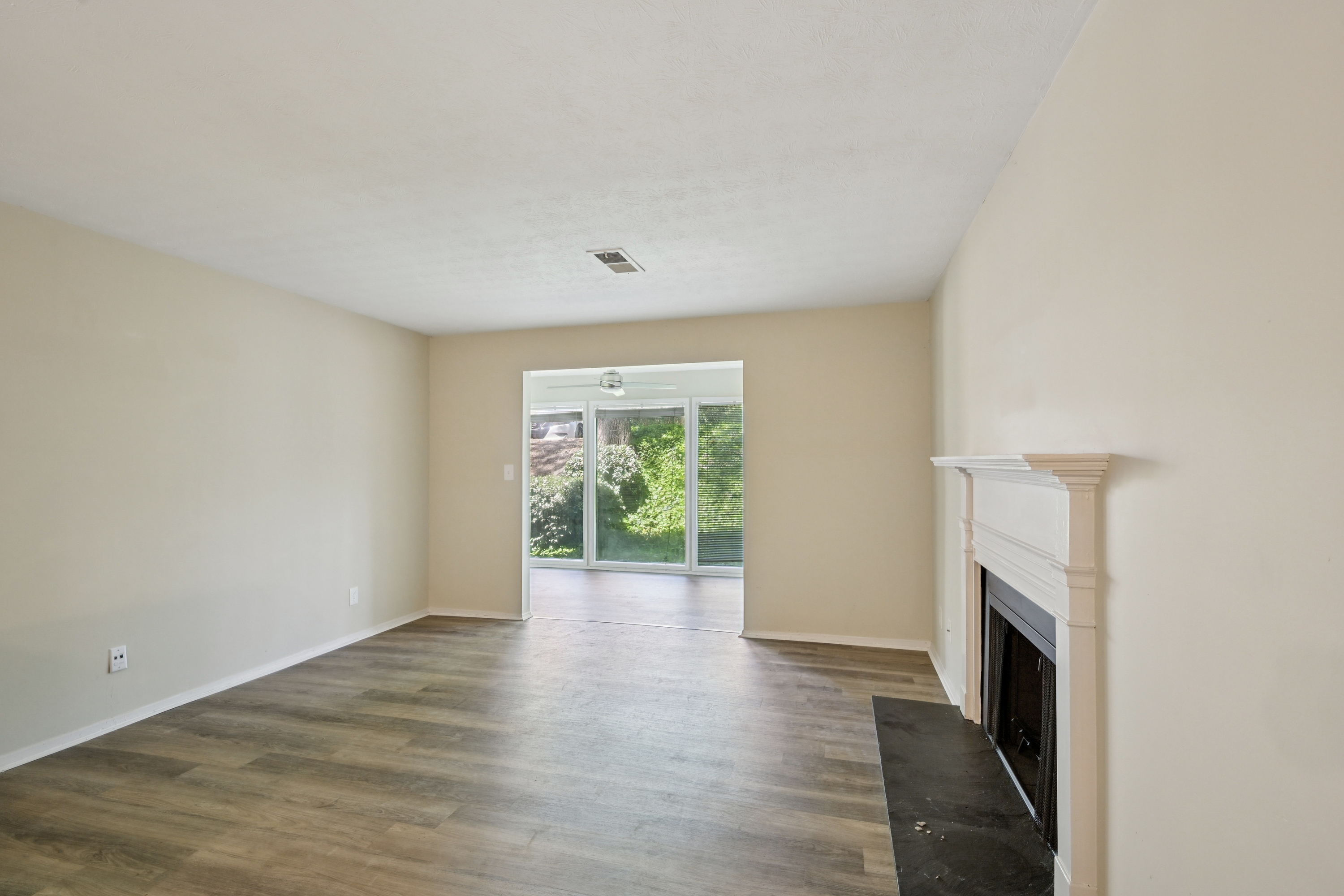 Photo 19 of 22 of 2725 Saint Augustine Trl SE, Marietta, GA
