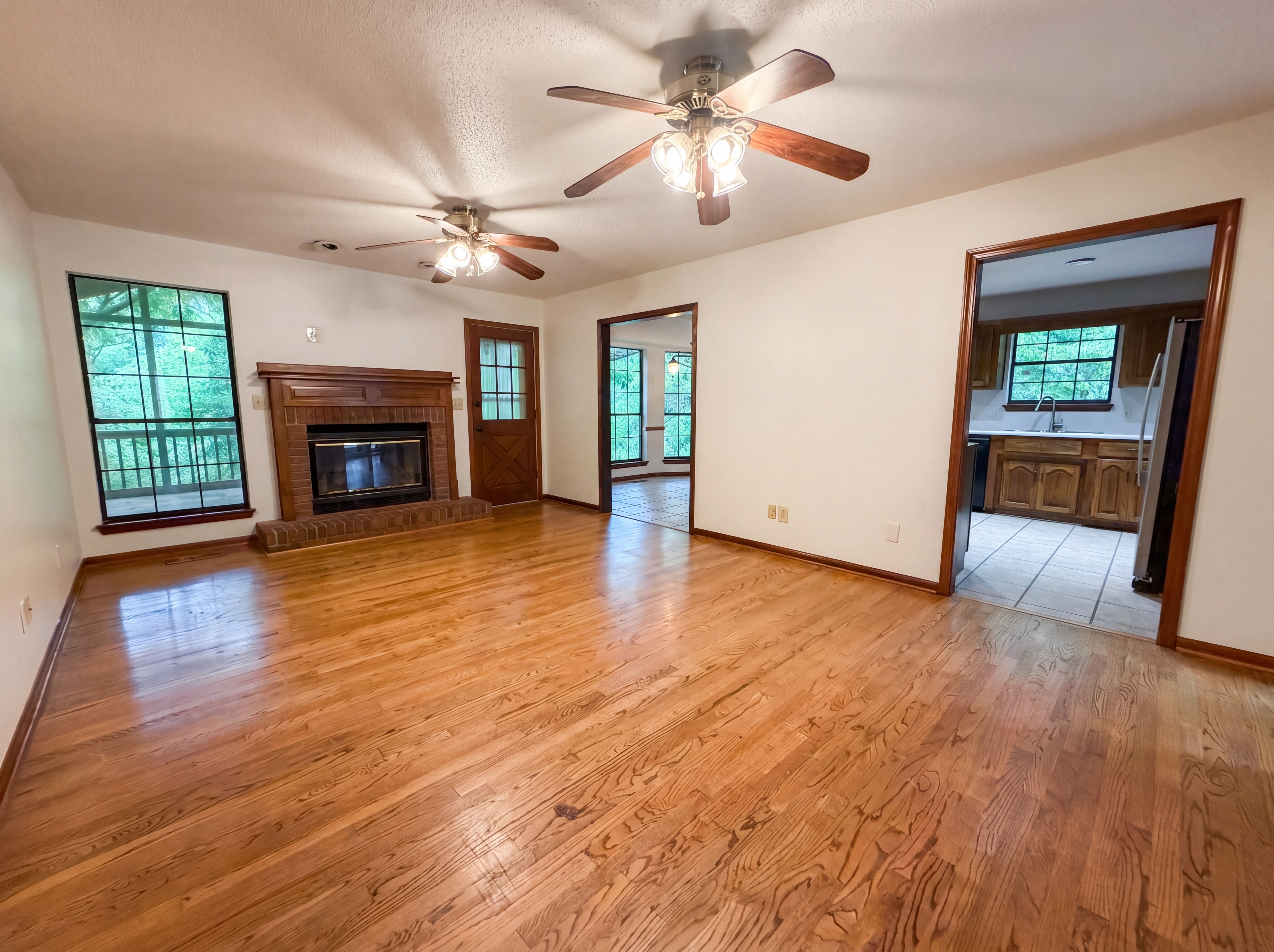 Photo 3 of 24 of 1223 6th St, Pleasant Grove, AL