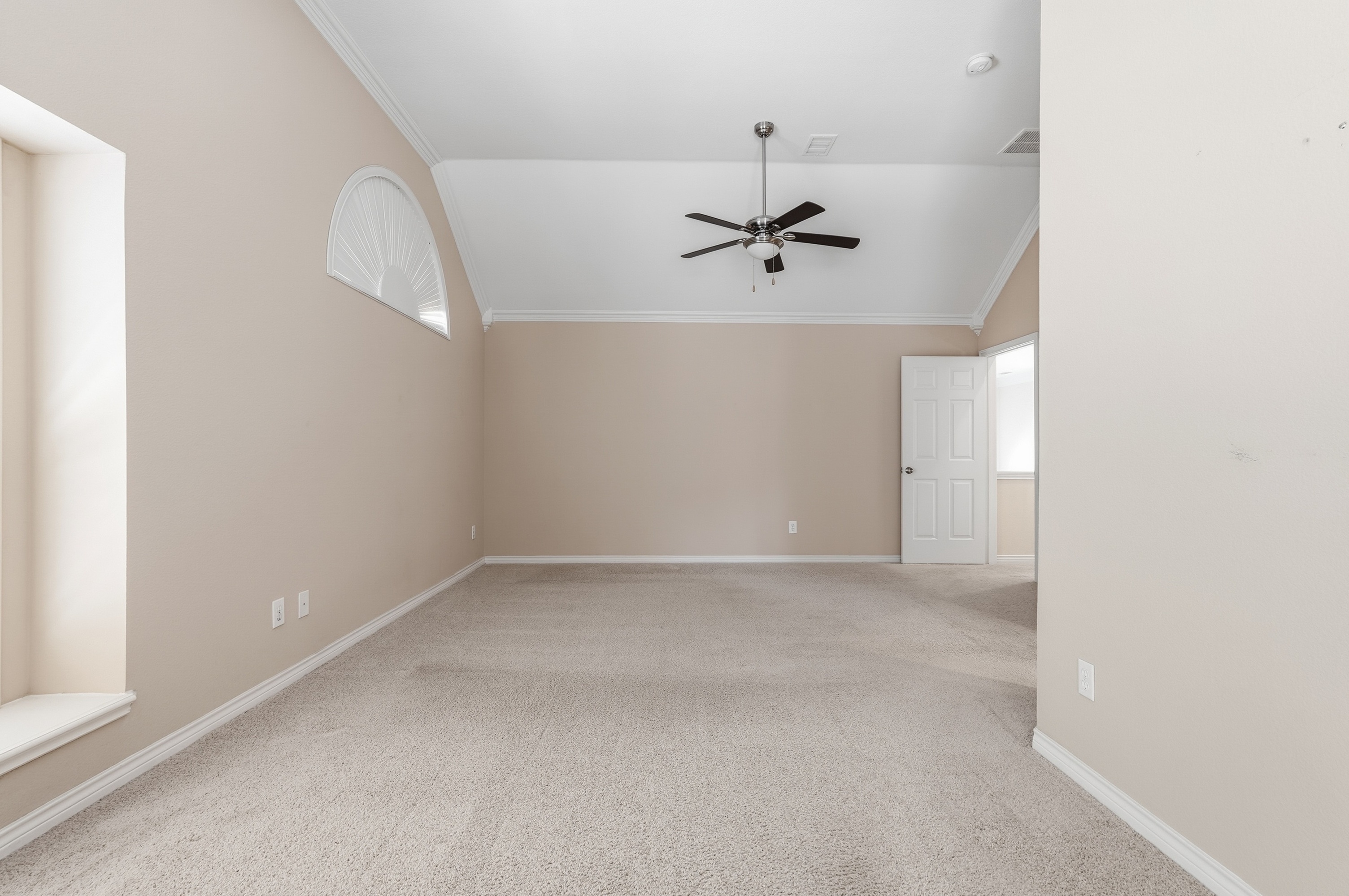 Photo 4 of 43 of 2741 Barrington Dr, Plano, TX