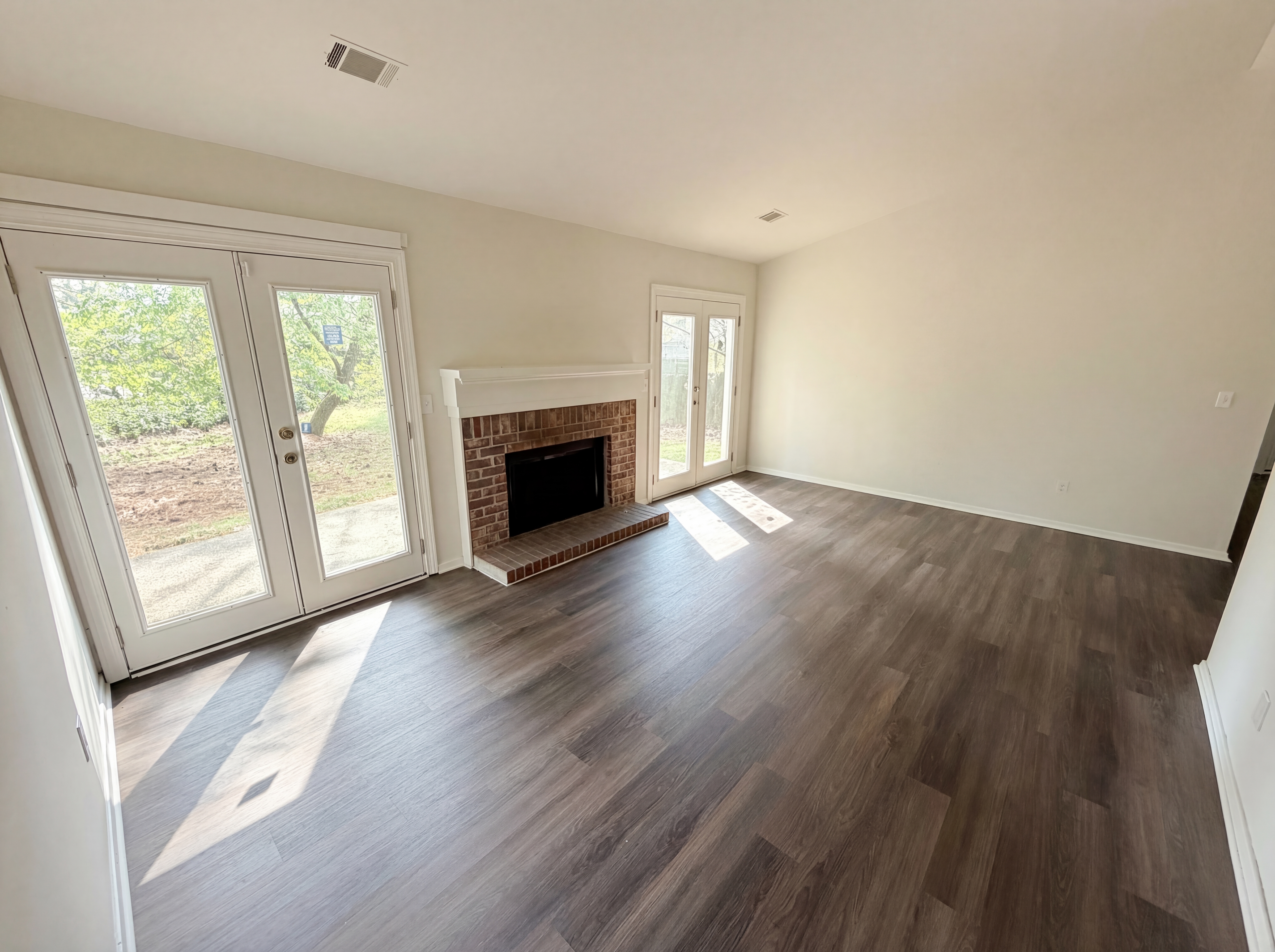 Photo 13 of 31 of 4727 Garden Hills Dr, Stone Mountain, GA