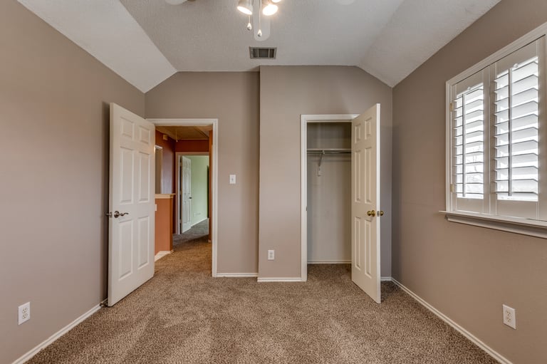 Photo 23 of 26 - 2251 Dallas Dr, Carrollton, TX 75006