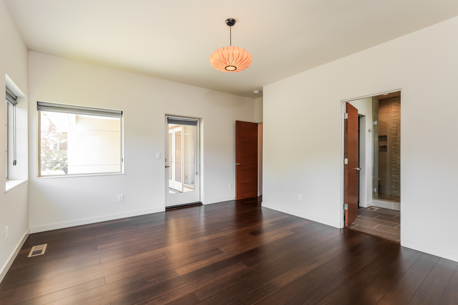 Photo 9 of 21 of 500 Yapa Dr, Silverton, OR