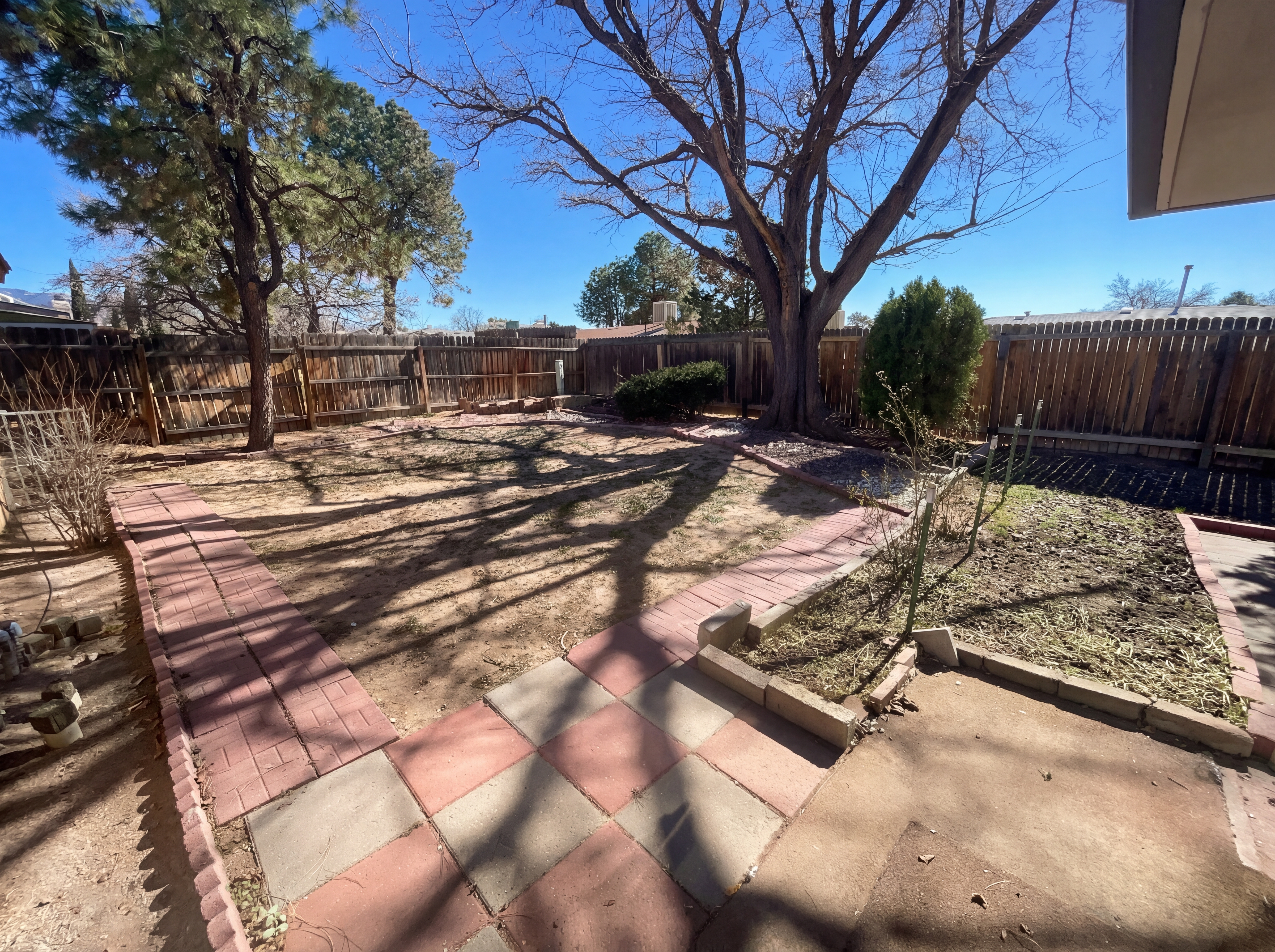 Photo 7 of 24 of 7212 Derickson Ave NE, Albuquerque, NM