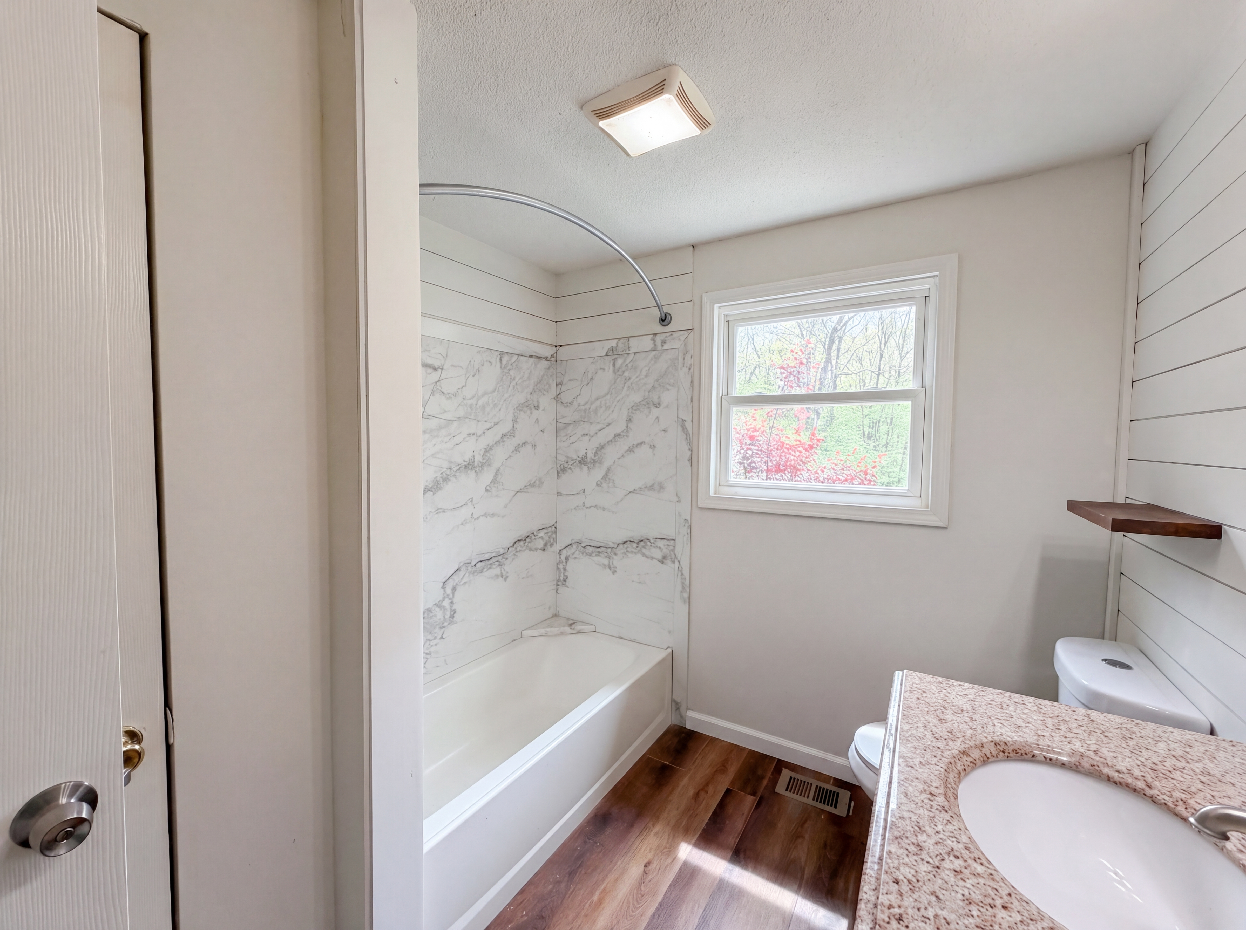 Photo 9 of 19 of 14326 Spring Dr, De Soto, MO