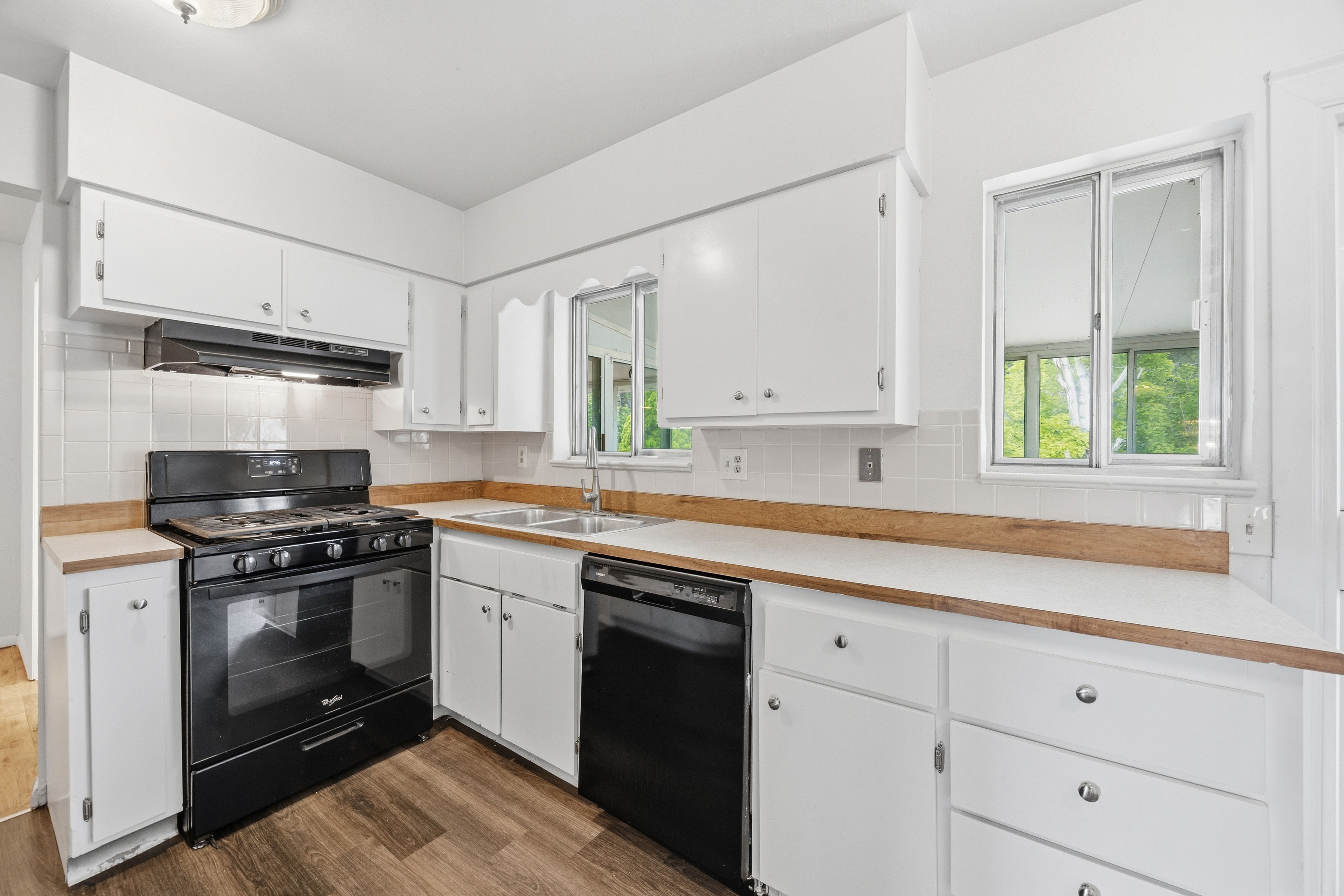 Photo 14 of 49 of 228 Fairfax St, Colorado Springs, CO